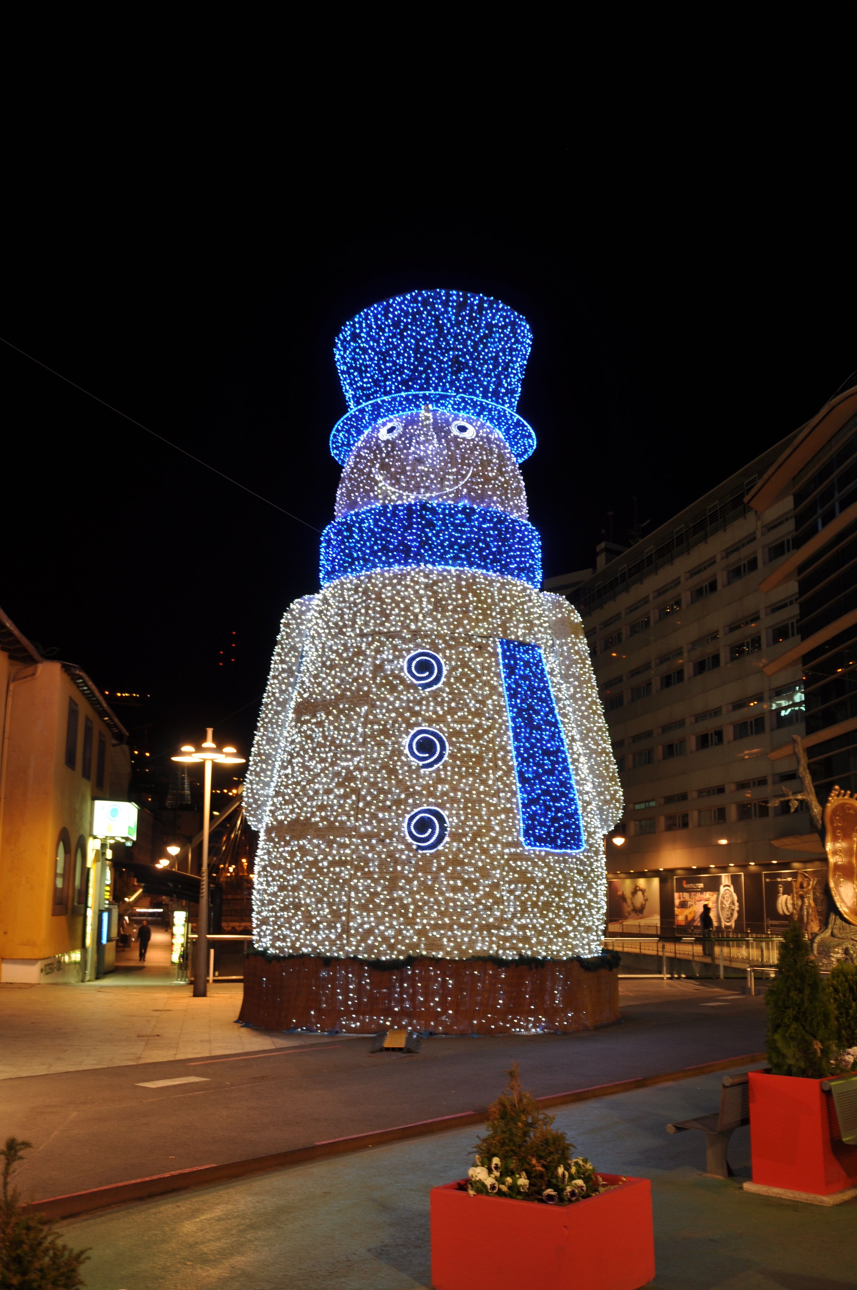 2850x4290 Christmas in Andorra la Vella, Andorra. Andorra la Vella: A photo, Phone