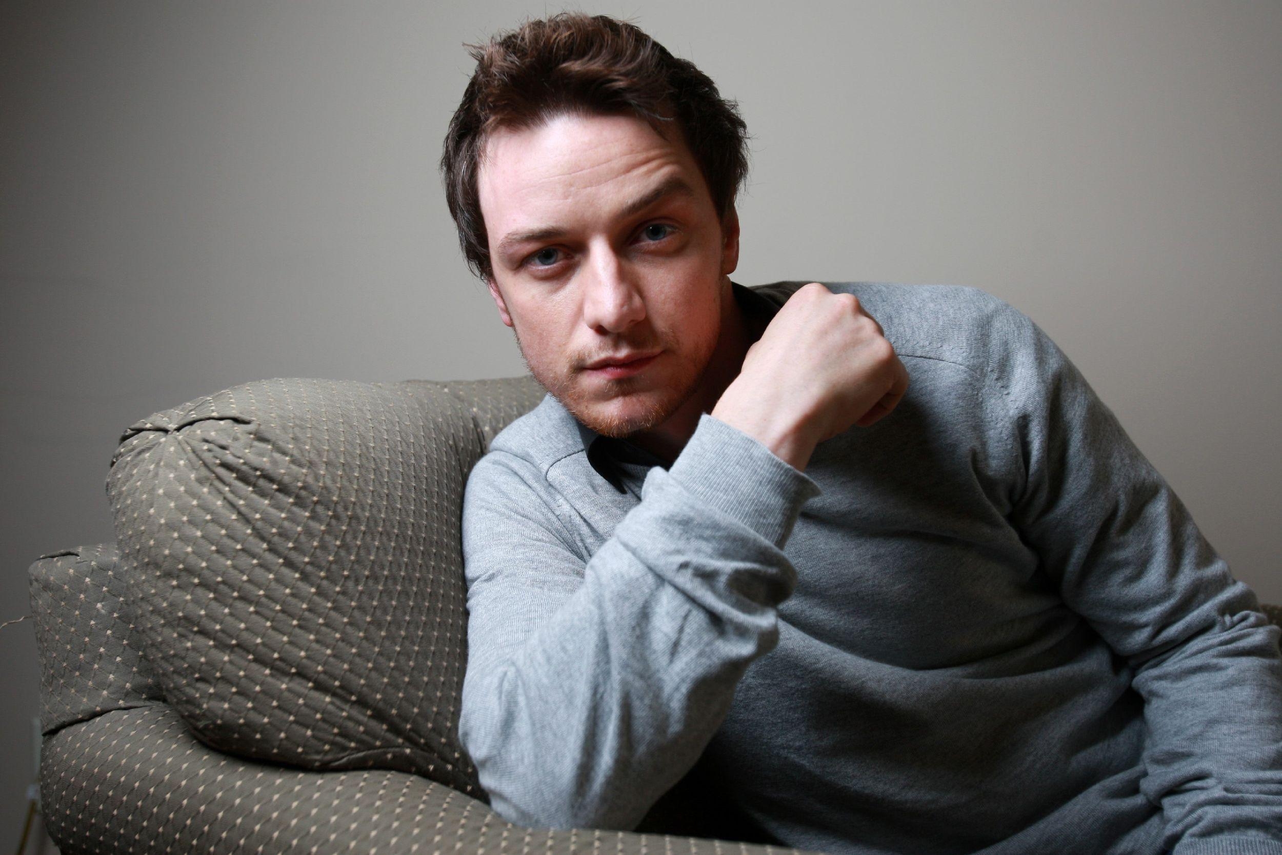 2500x1670 James McAvoy, Desktop