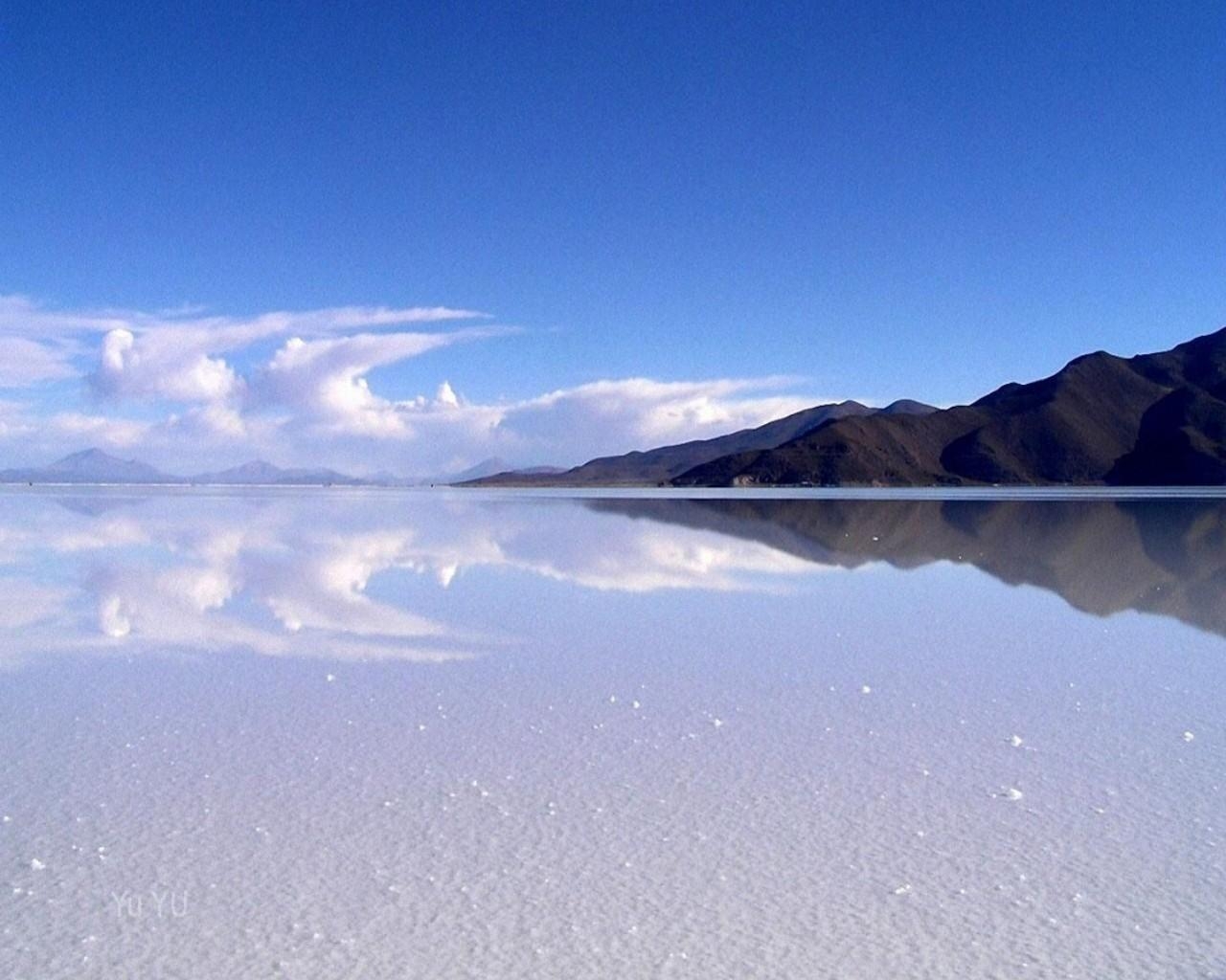 1280x1030 Amazing Salar De Uyuni 09 Wallpaper  Wallpaper, Desktop