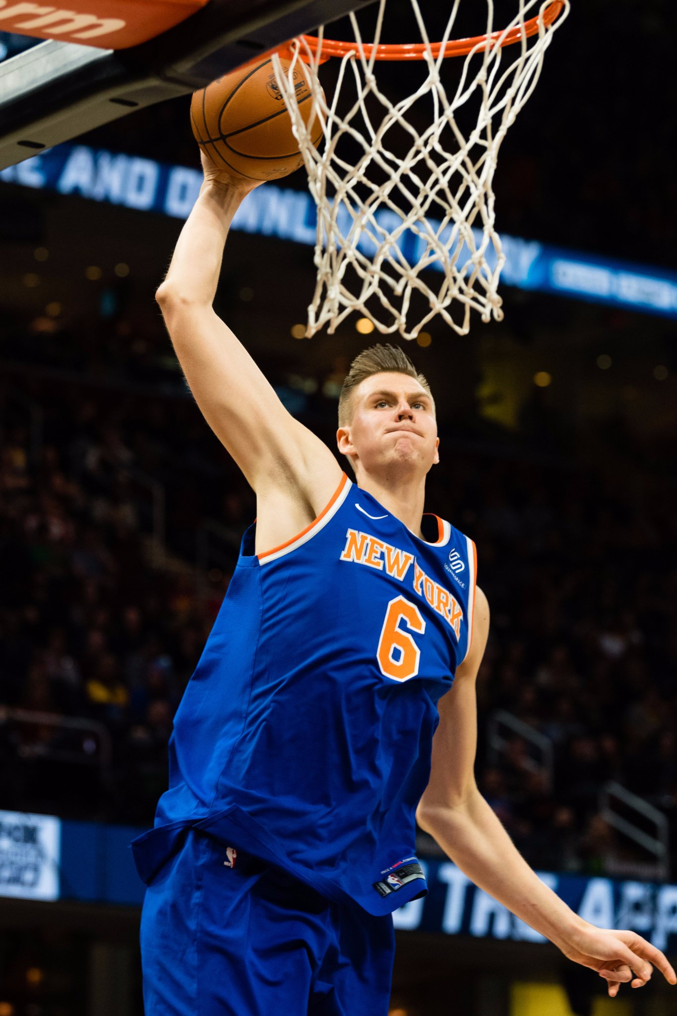 1370x2050 Kristaps Porzingis. Kristaps porziņģis, Knicks basketball, Basketball players, Phone