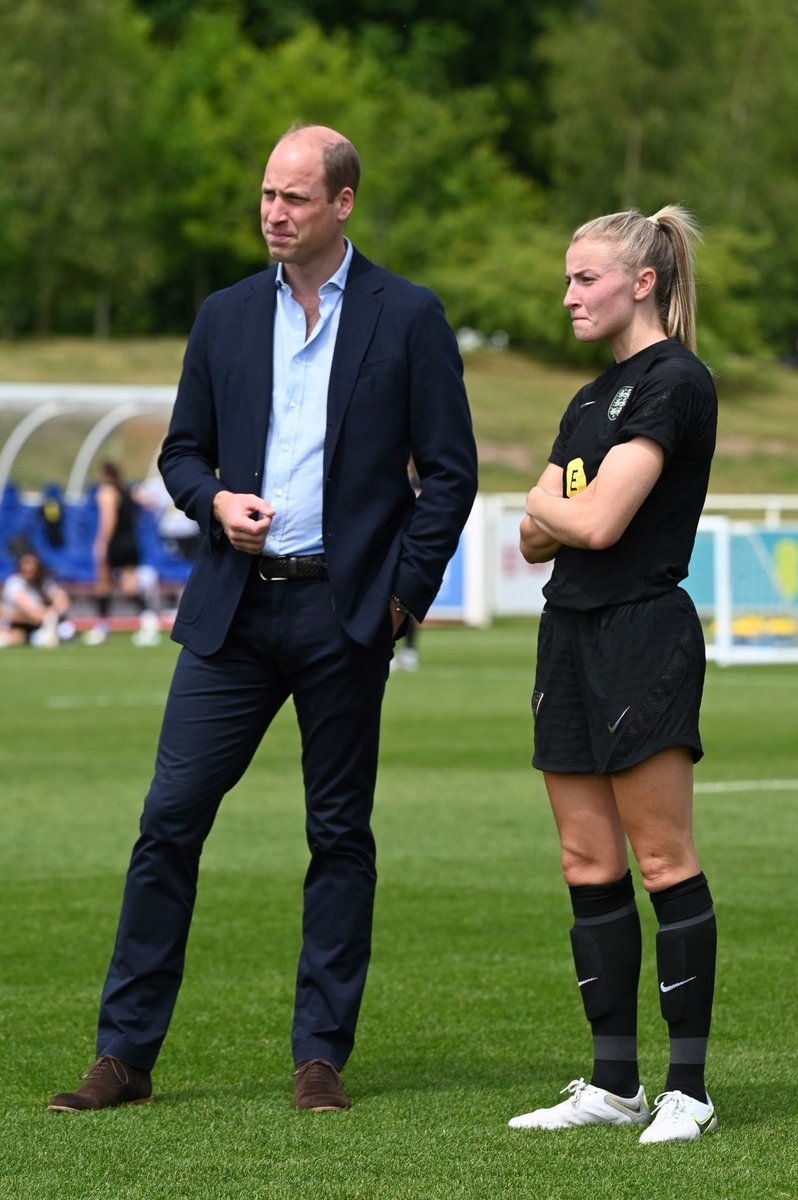 800x1200 Isa The Duke of Cambridge spoke with England captain, Leah Williamson whilst visiting the England Women's football team at St. George's Park., Getty Image, Phone