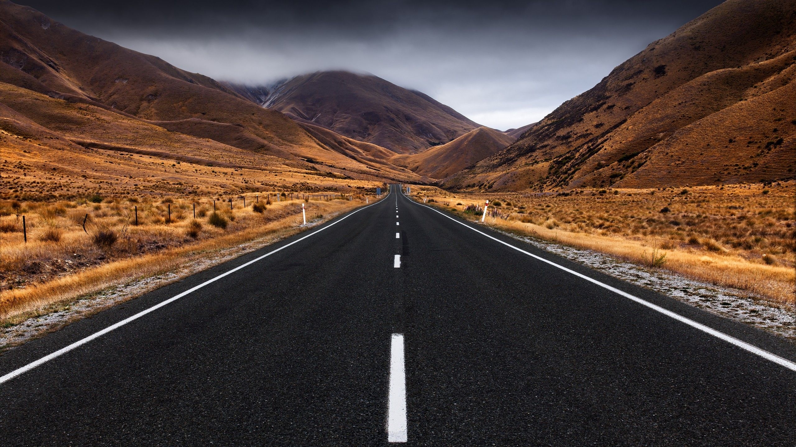 2560x1440 Lindis Pass 4K Wallpaper, New Zealand, Landscape, Empty Road, Landscape, Misty, Mountain Plateau, Nature, Desktop