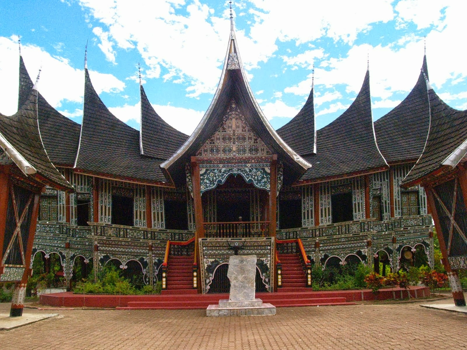 1600x1200 Rumah Gadang, Desktop