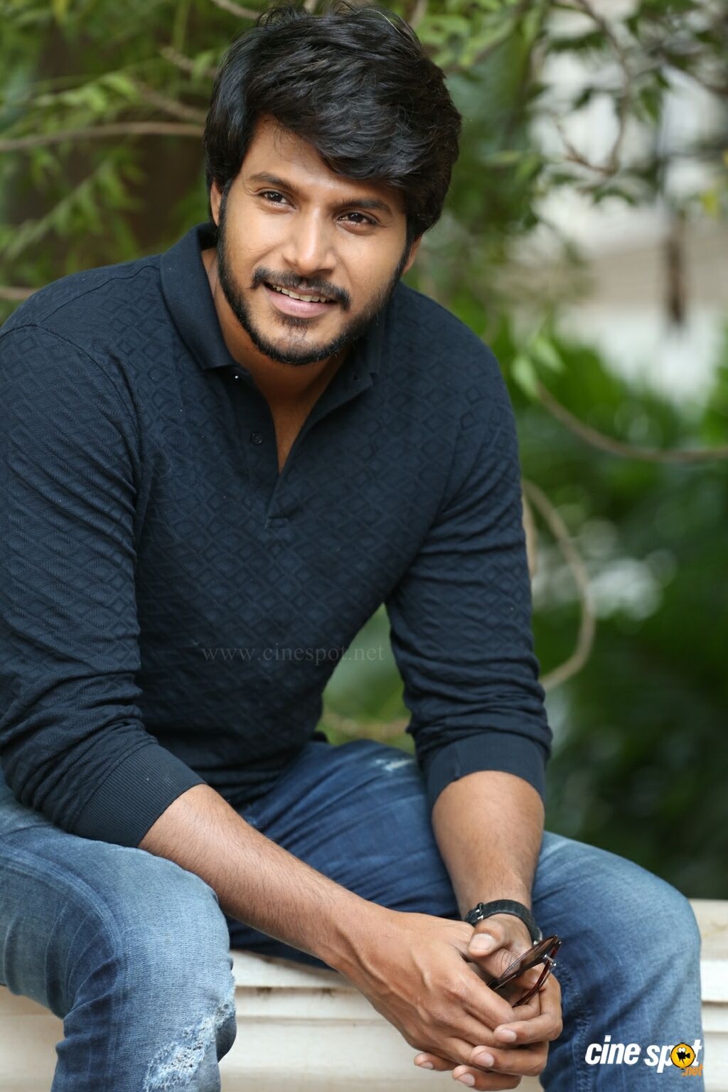 1030x1540 Sundeep Kishan Latest Photo (37), Phone