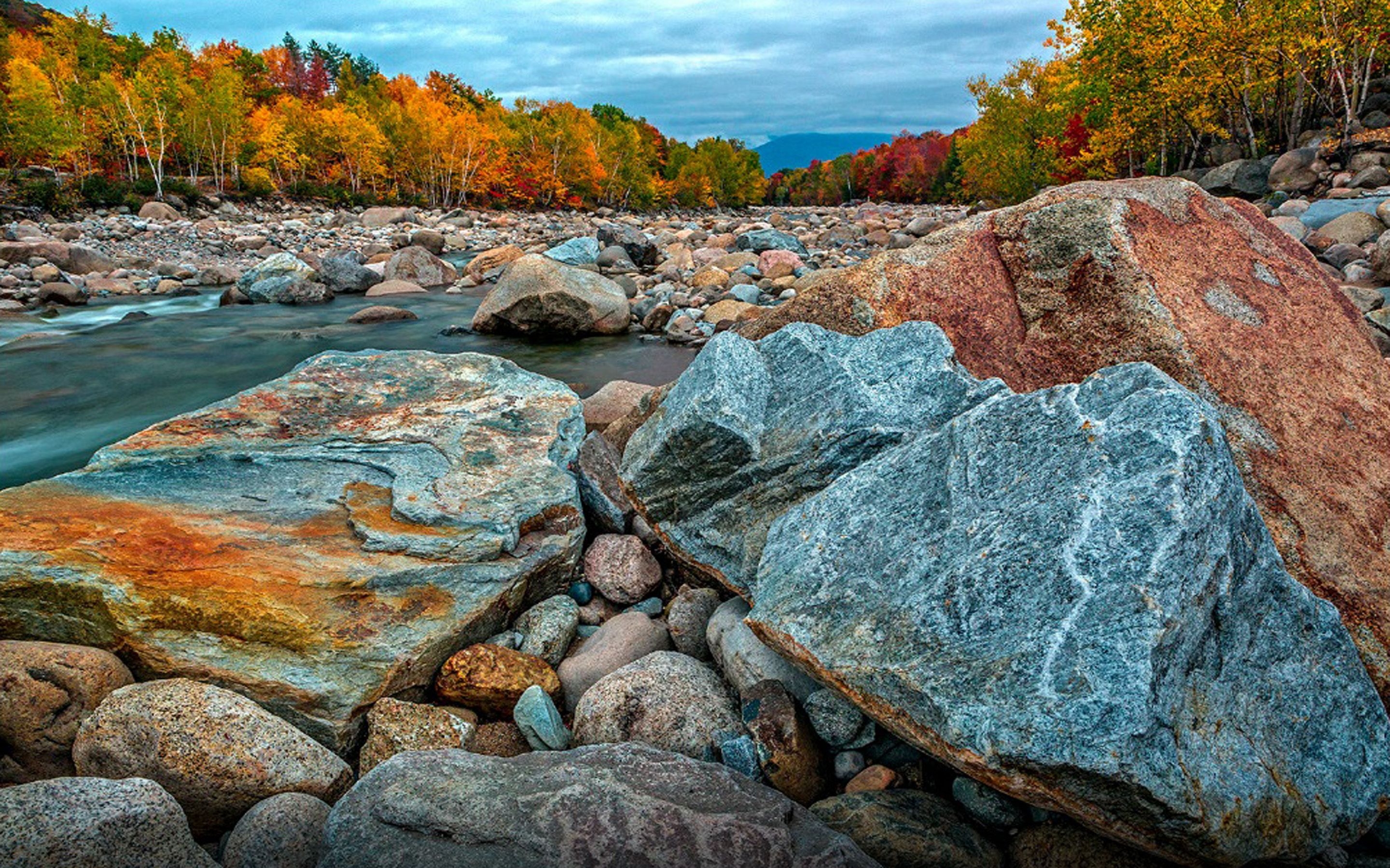 2880x1800 Autumn In The New Hampshire River Pemigewuasset Desktop Wallpaper HD, Desktop