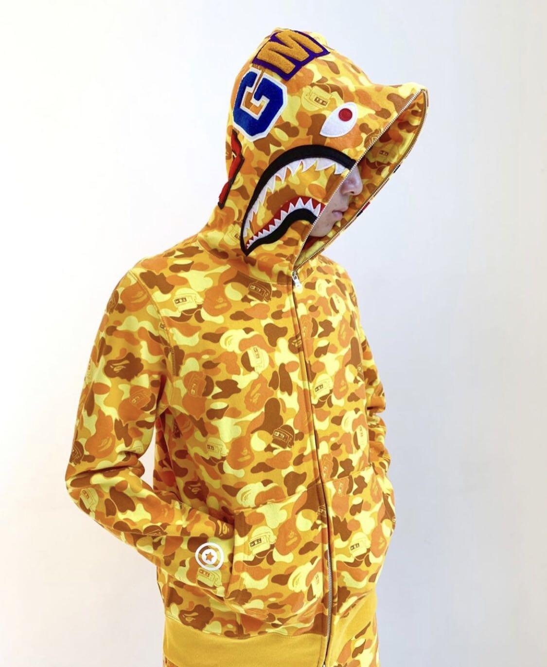 1130x1370 BAPE X PUBG FULL ZIP SHARK HOODIE, Men's Fashion, Clothes, Tops on Carousell, Phone