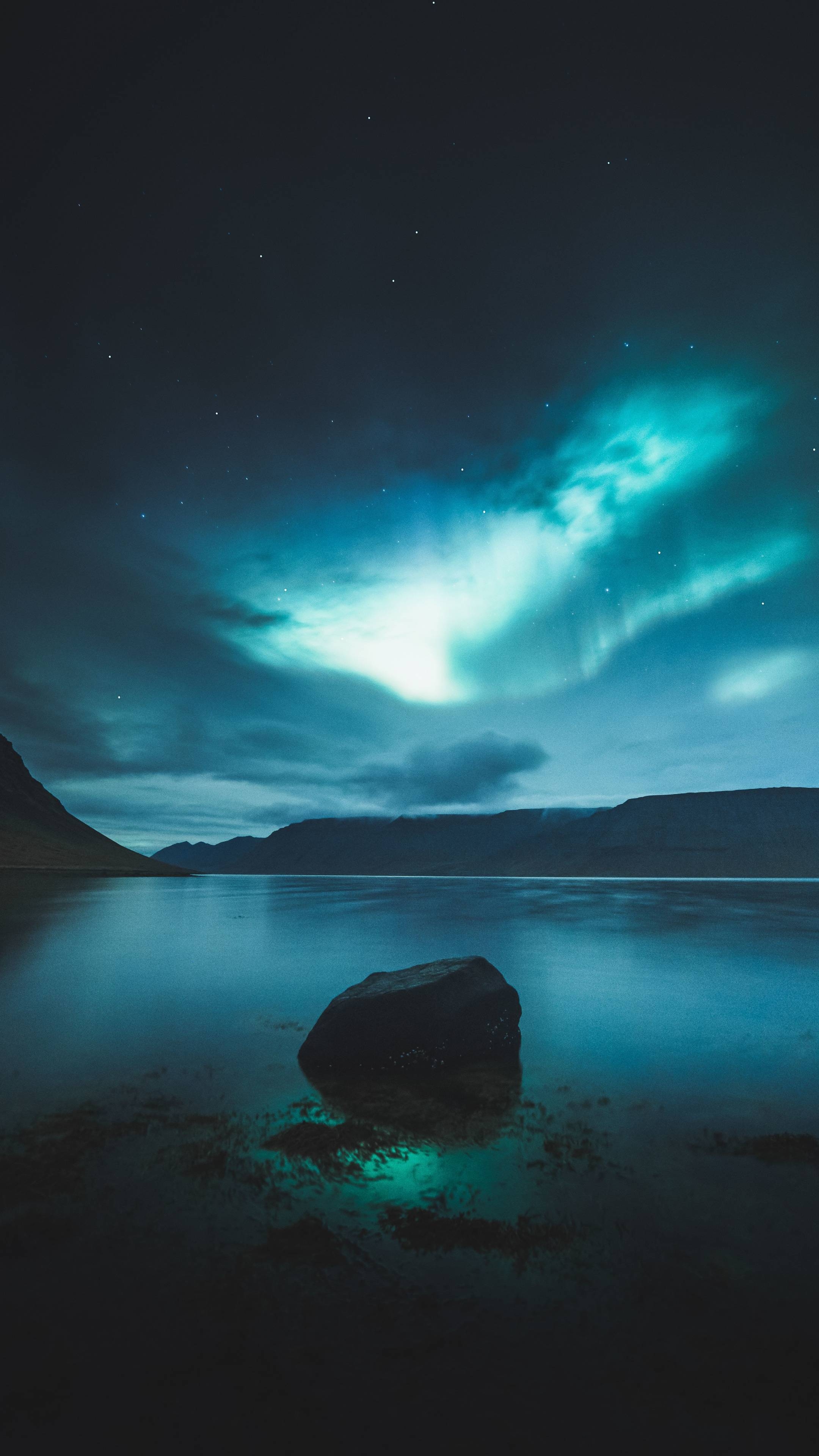 2160x3840 Download  wallpaper northern lights, iceland, lake, 4к, Phone