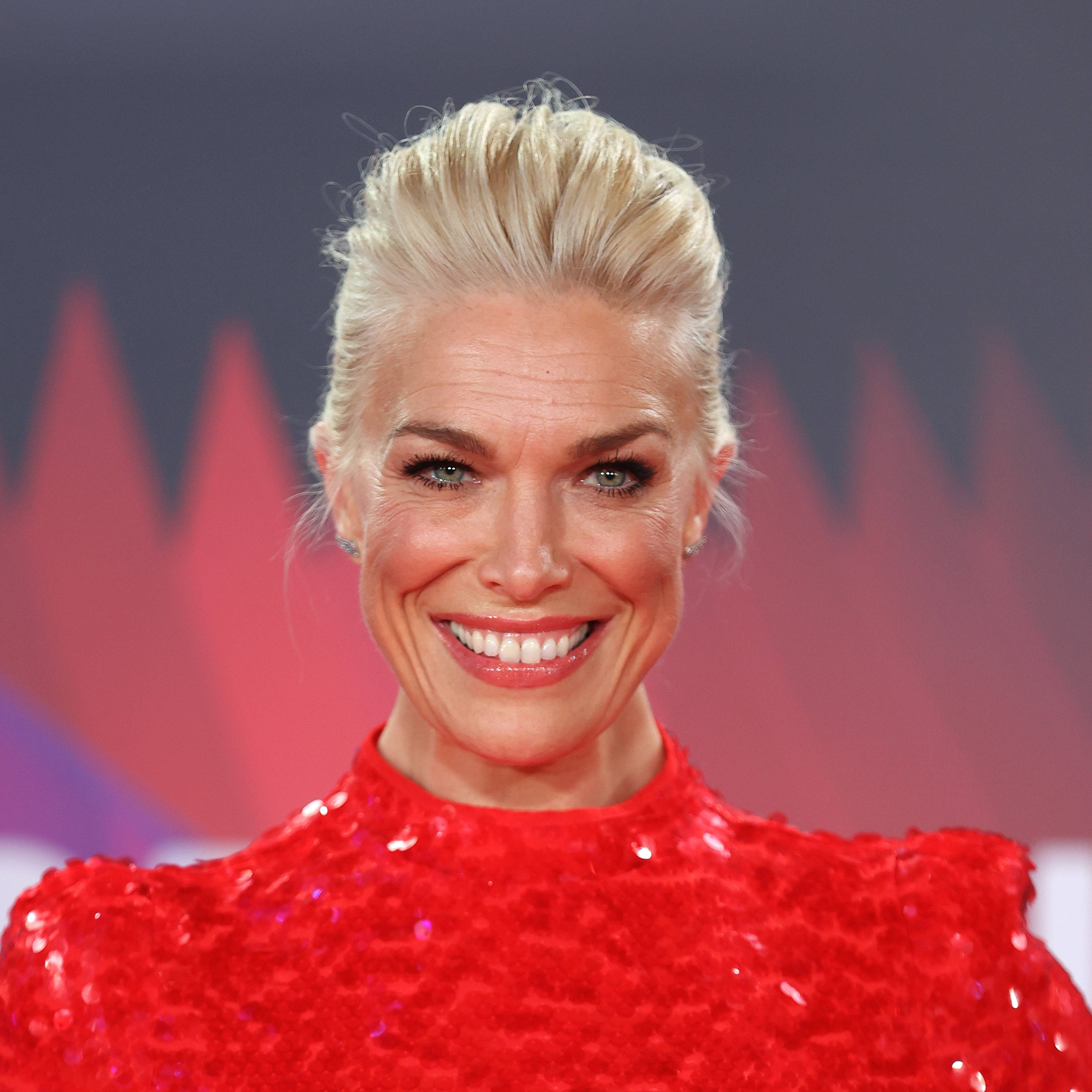 3080x3080 Hannah Waddingham facts: Ted Lasso, Phone