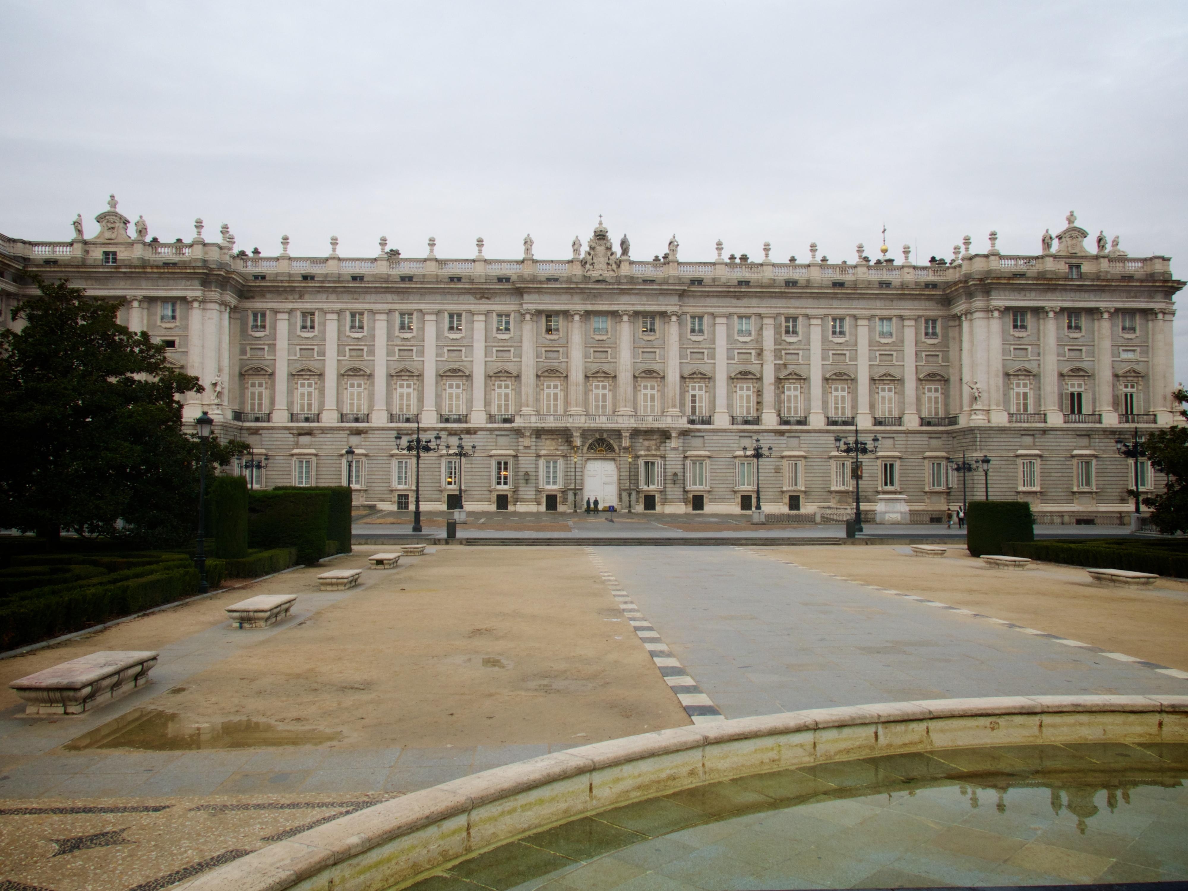 4000x3000 Royal Palace of Madrid from Plaza de Oriente, Desktop