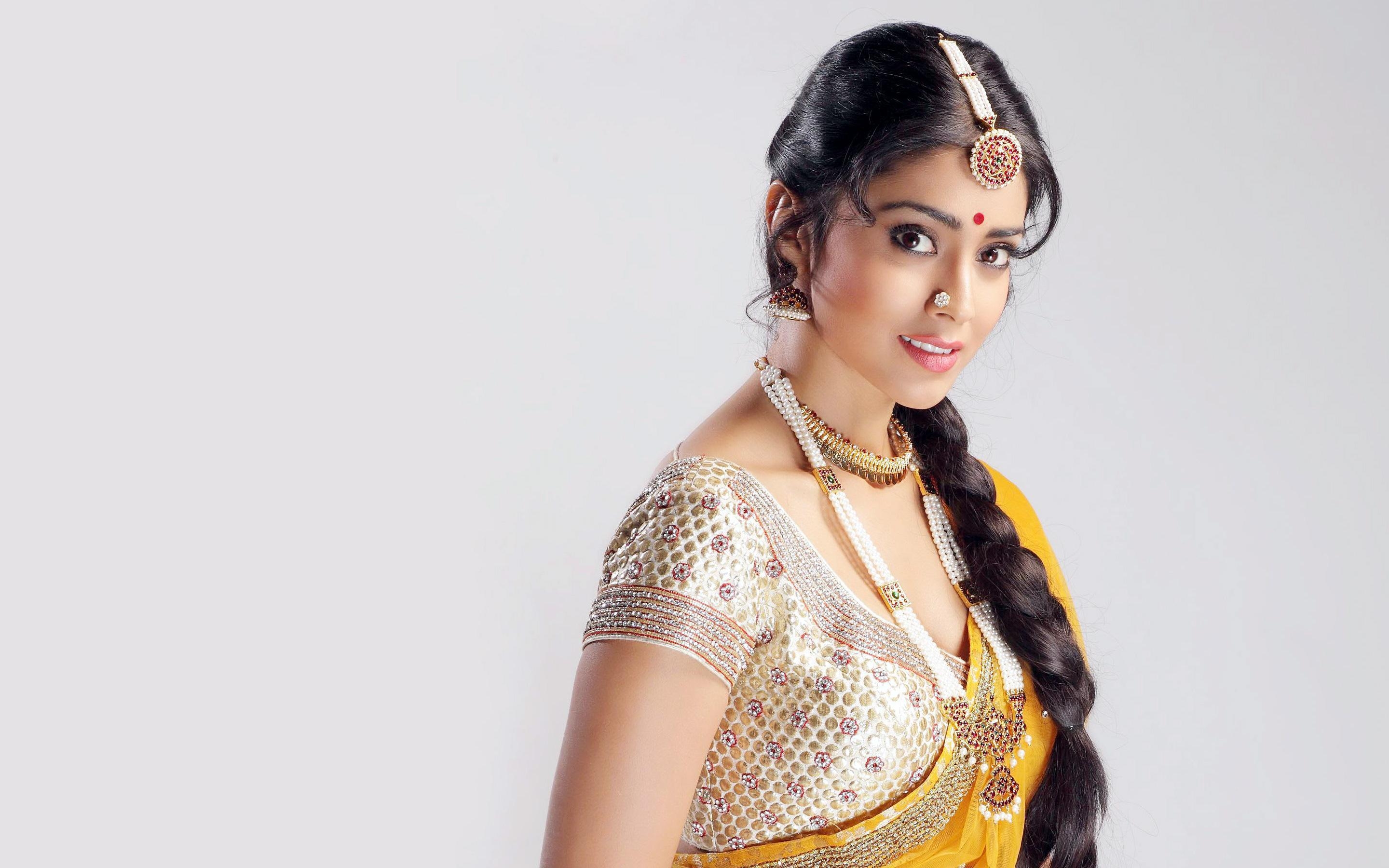 2880x1800 Shriya Saran Wallpaper. (63++ Wallpaper), Desktop