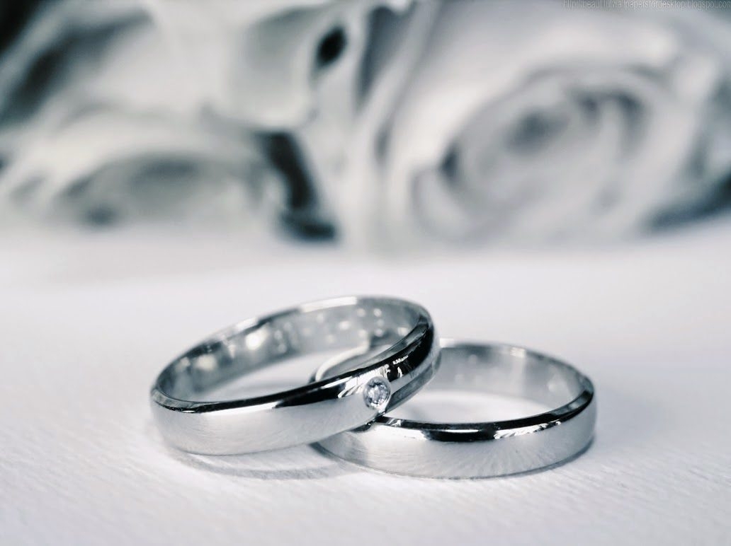 1040x780 Silver Wedding Rings Background, Desktop