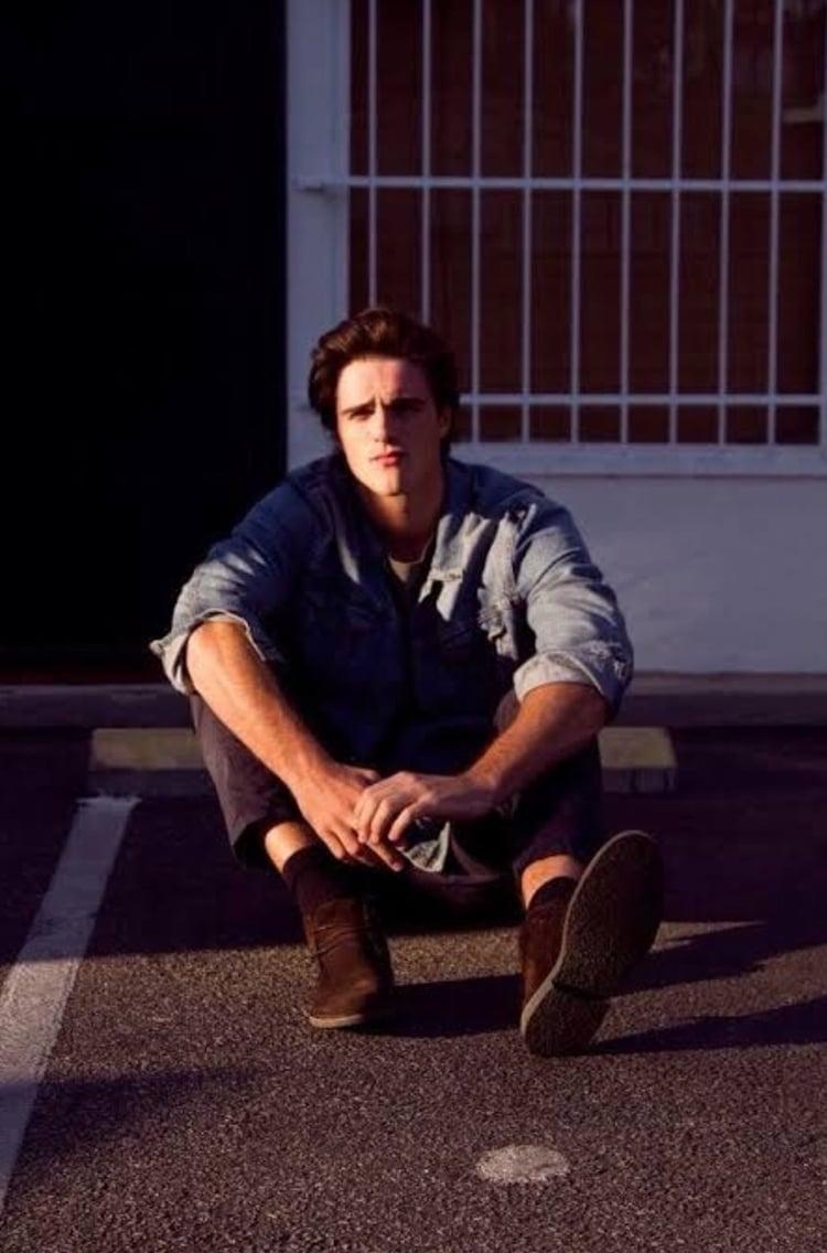 750x1140 Jacob Elordi uploaded, Phone
