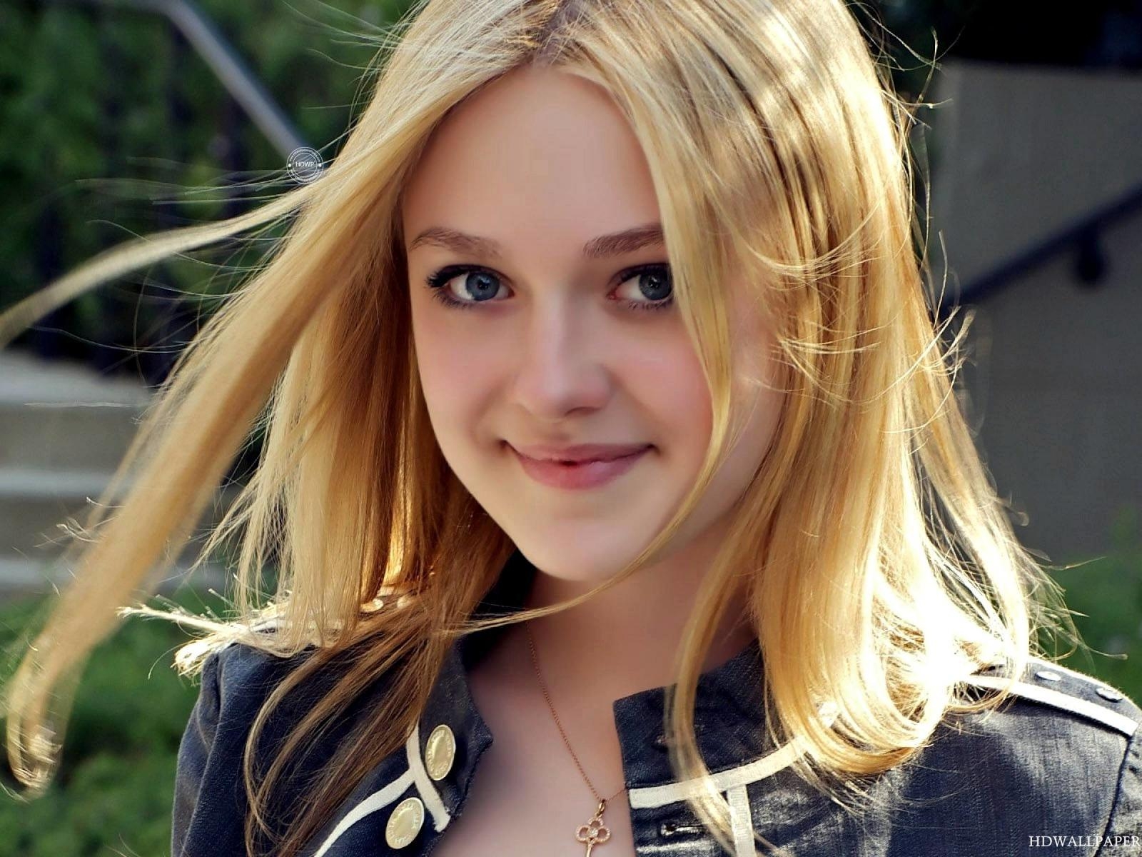 1600x1200 Dakota Fanning Wallpaper 10 X 1800, Desktop