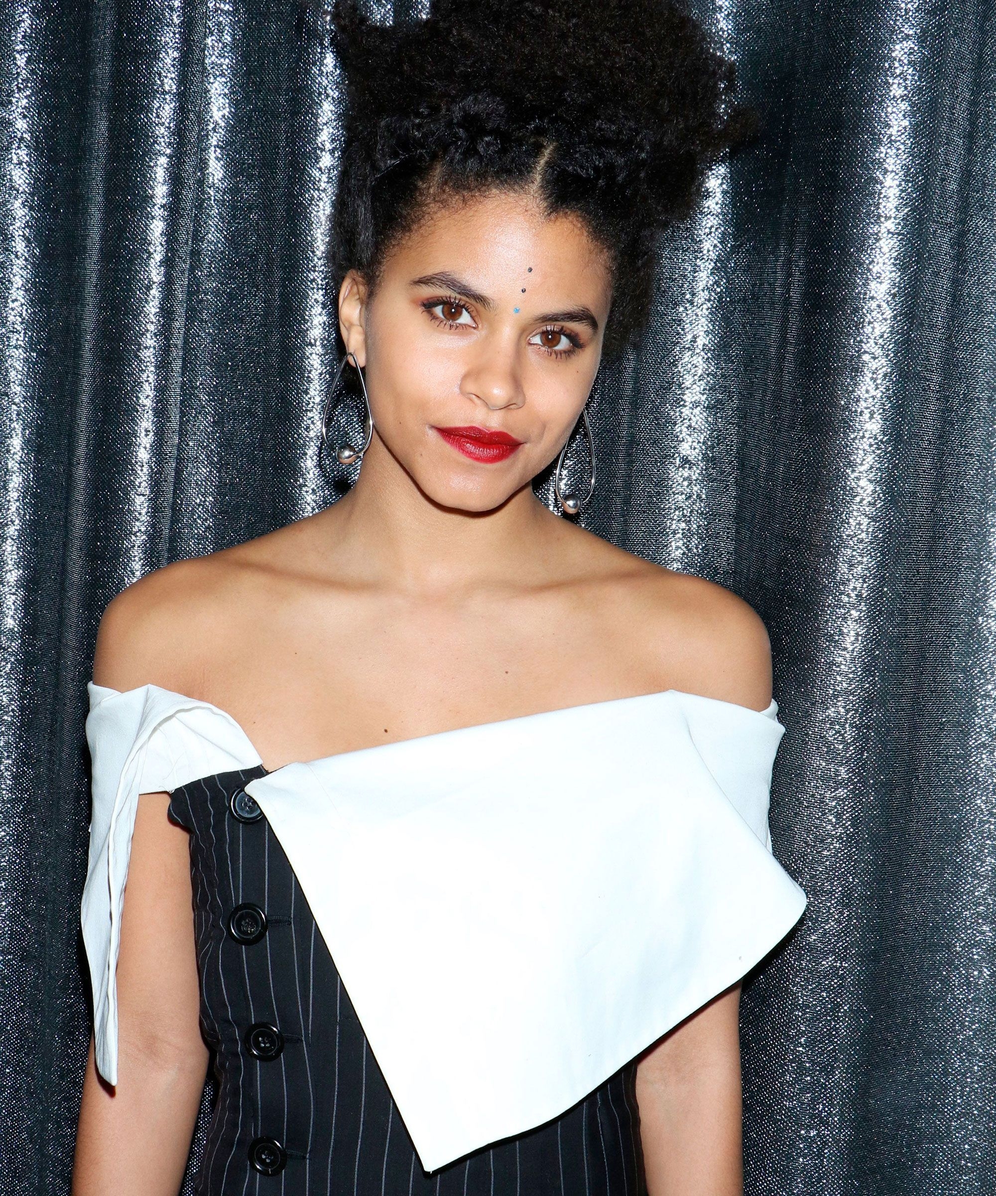 2000x2400 Zazie Beetz Domino Deadpool 2 Costume Photo Reveal, Phone