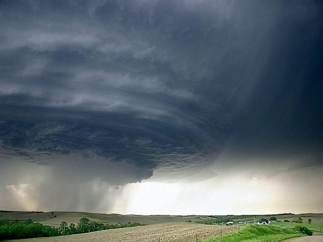 1280x960 Tornado Forming 1, Desktop