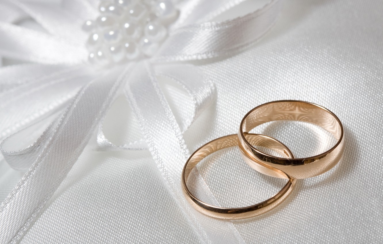 1340x850 Wallpaper white, background, bow, wedding, engagement rings image for desktop, section праздники, Desktop