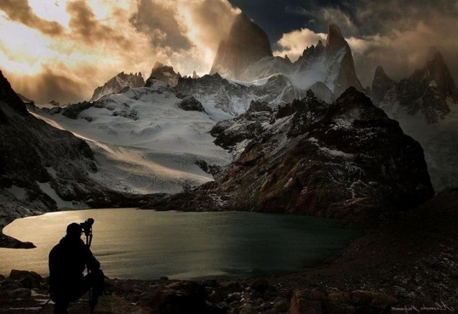 1600x1100 Mount Fitz Roy at Lago de Los Tres. Southern Argentina. Android, Desktop