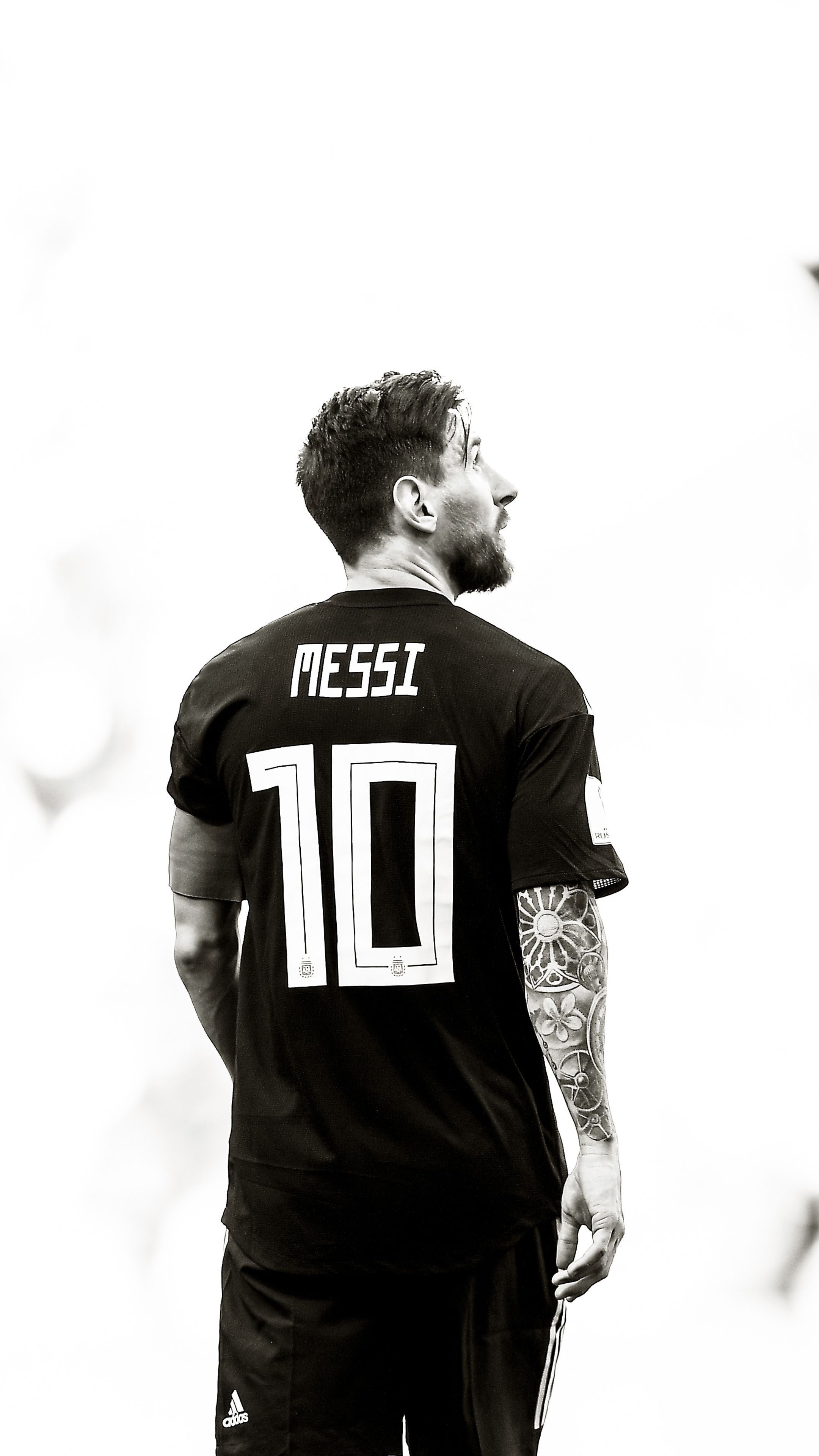 2160x3840 Lionel Messi Monochrome Sony Xperia X, XZ, Z5 Premium HD, Phone