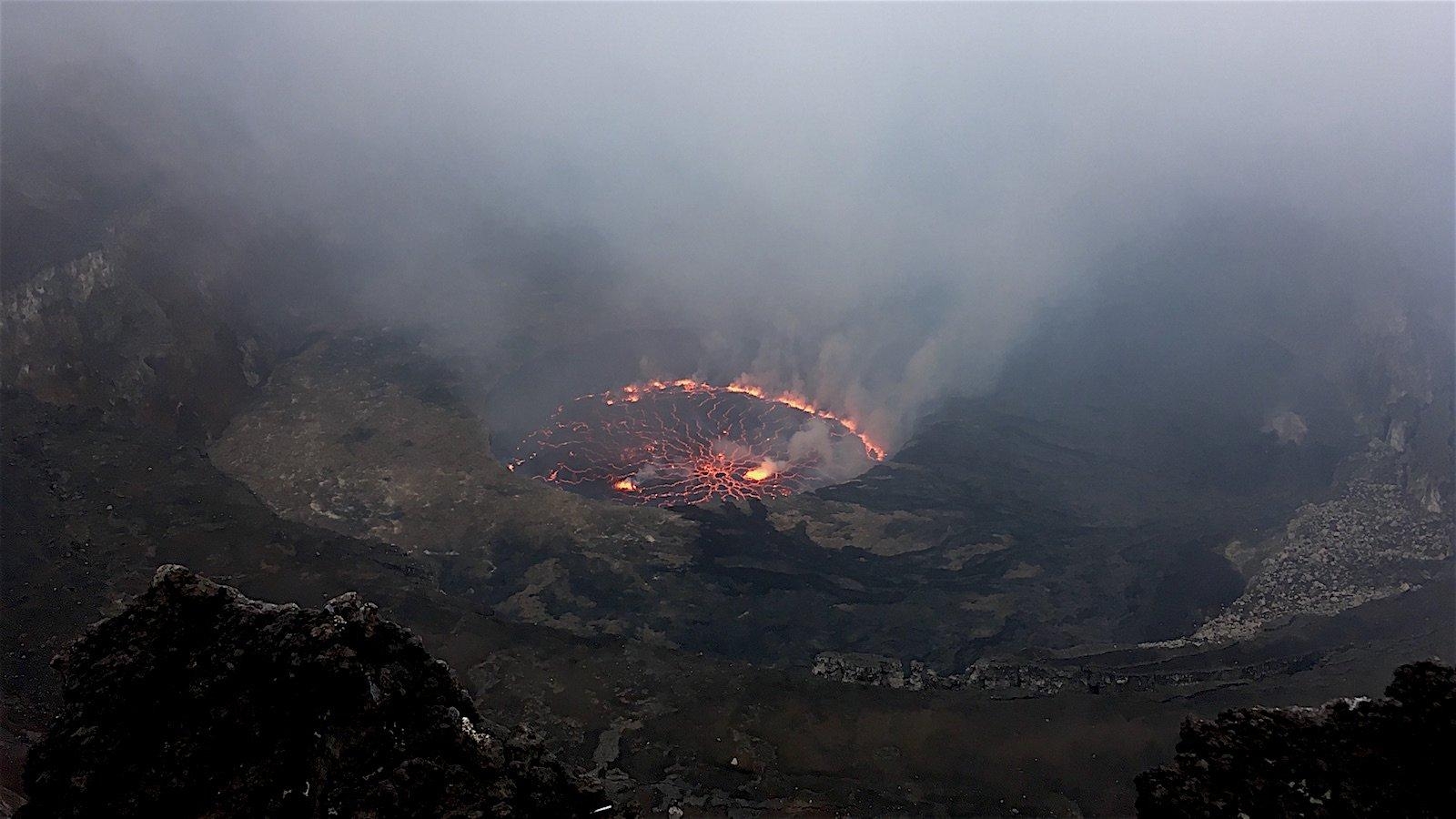 1600x900 Destination Inspiration: Virunga National Park, Democratic Republic, Desktop
