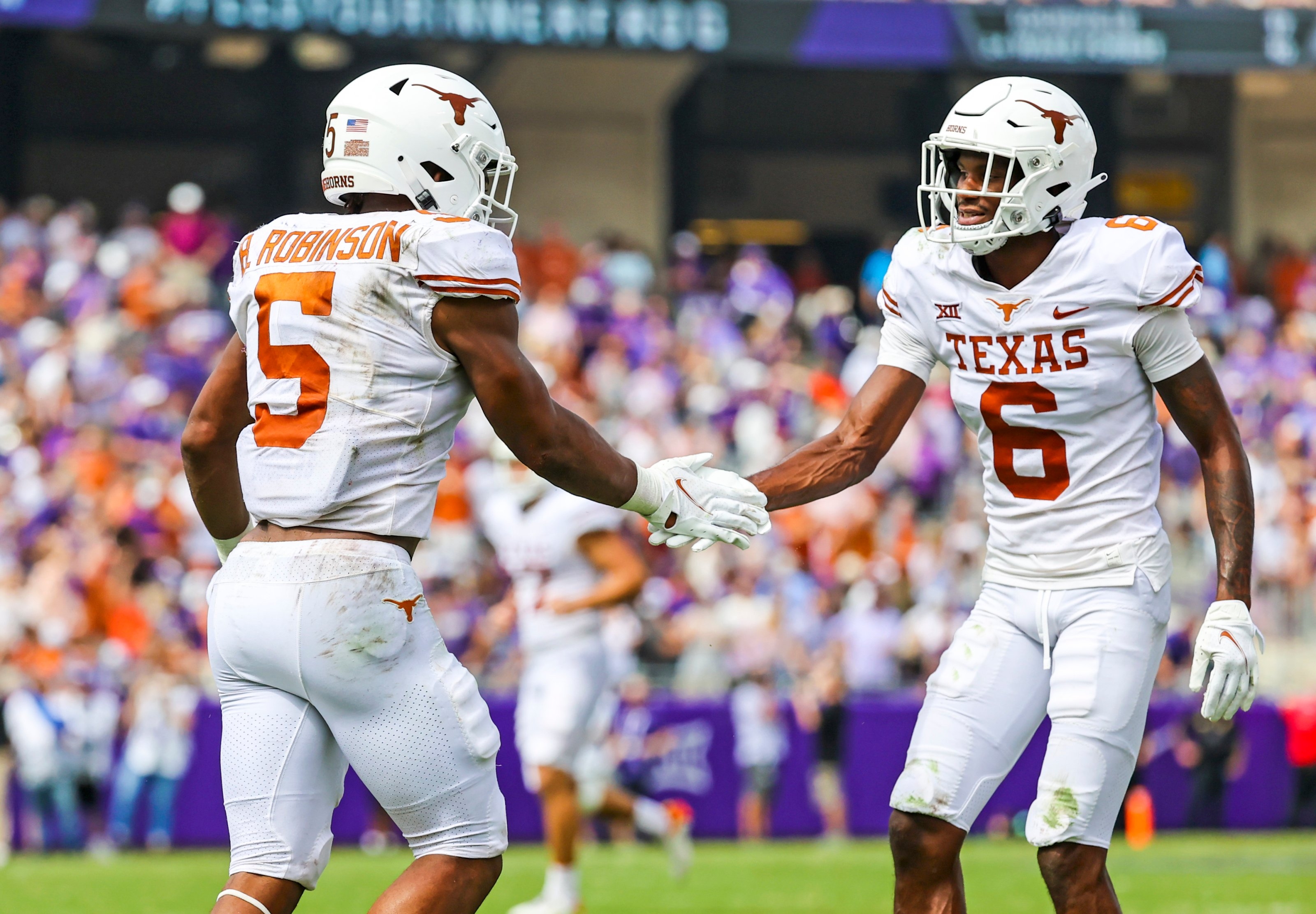 3200x2230 Texas Football: Bijan Robinson has top Heisman odds among RBs, Desktop