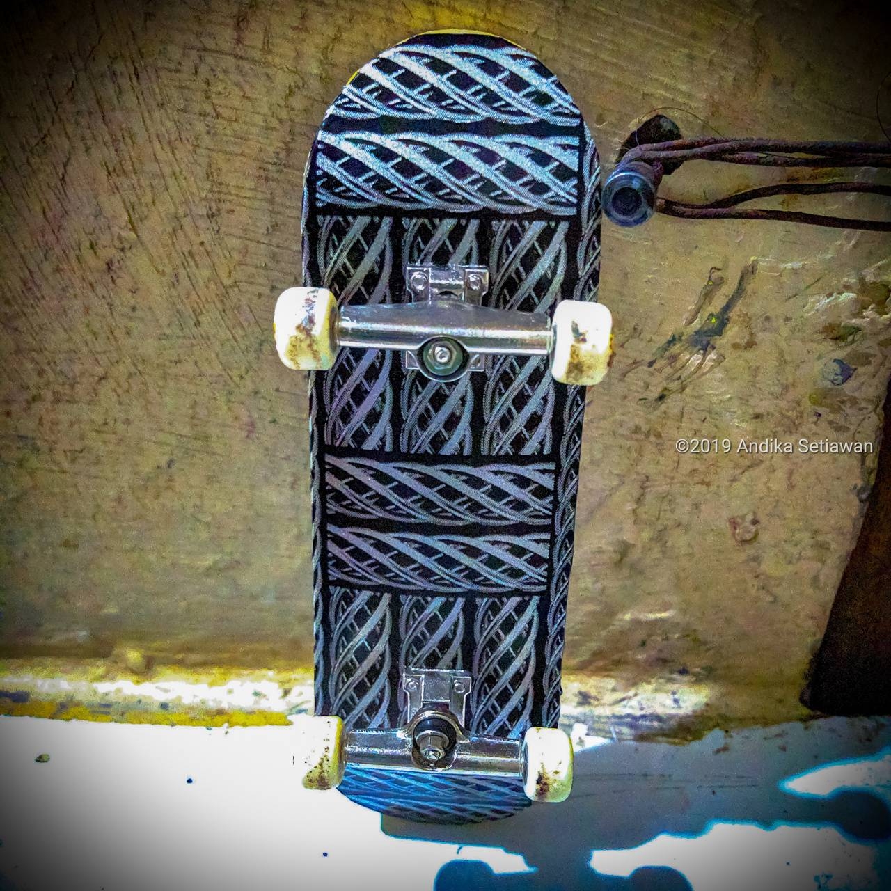 1280x1280 Fingerboard wallpaper, Phone