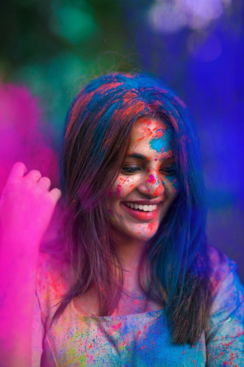 800x1200 Holi -Colourful face. Photography poses women, Teenage girl photography, Girl photography poses, Phone