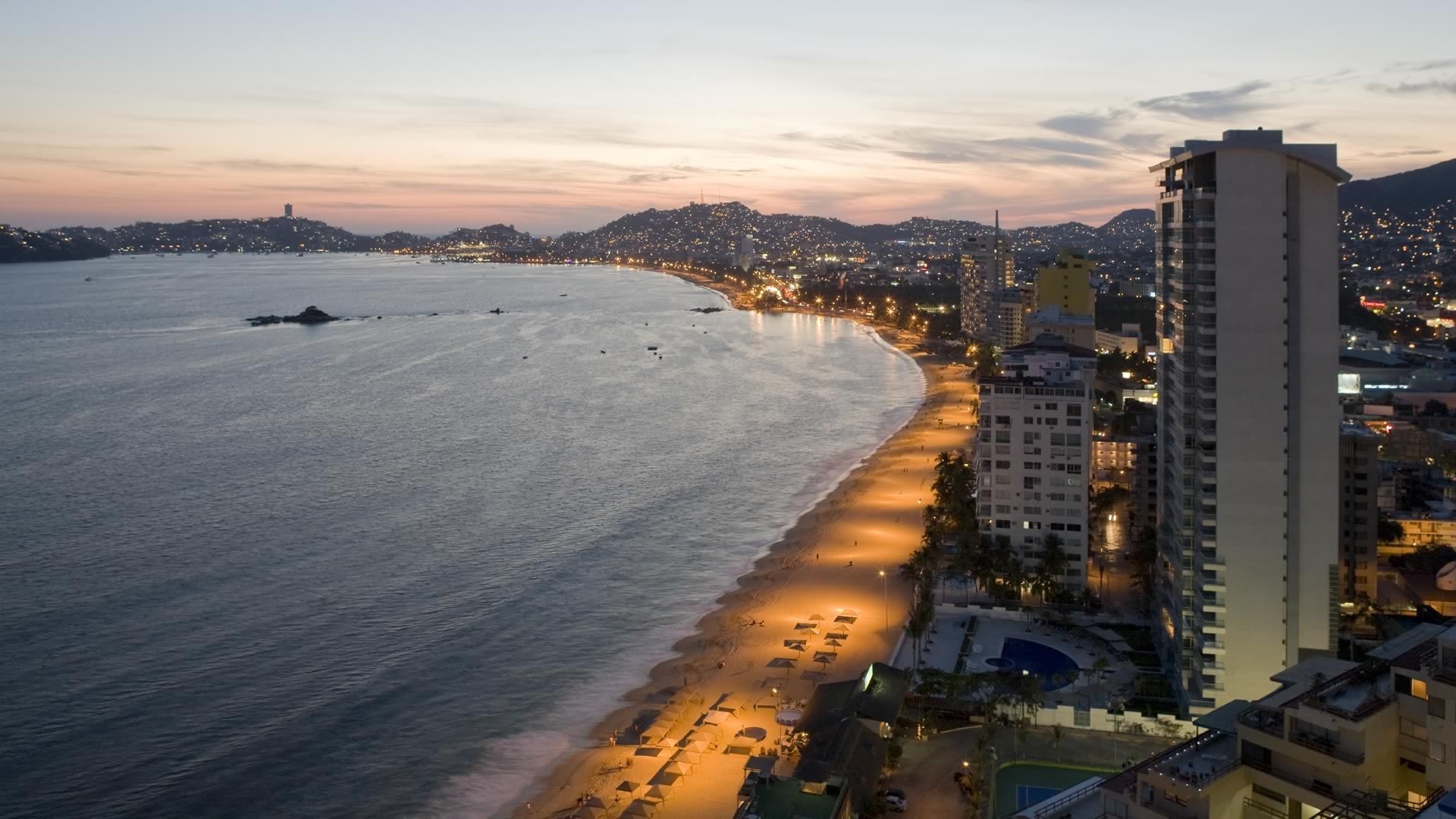 1920x1080 Holiday Inn Resort Acapulco en Acapulco, Guerrero. Turismo en mexico, Playas mexico, Acapulco, Desktop