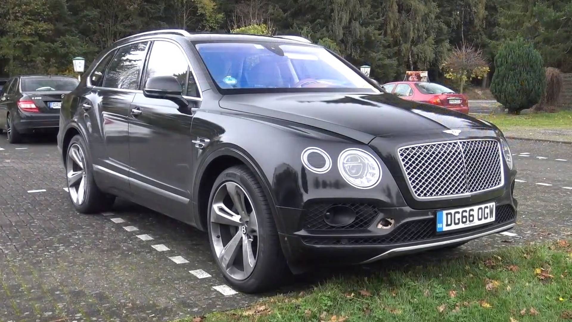 1920x1080 Bentley Bentayga Plug In Hybrid Seen Undergoing Testing, Desktop