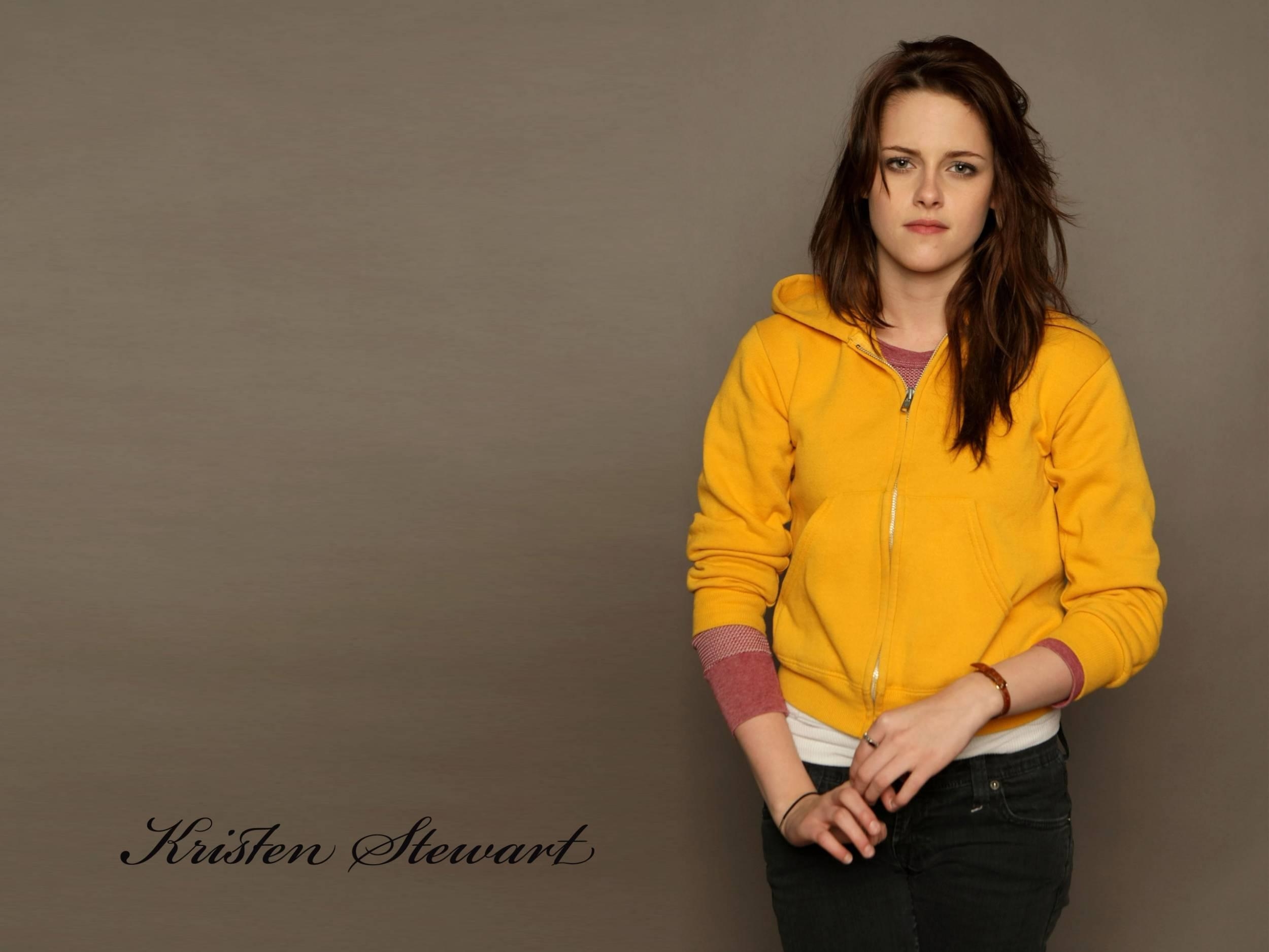 2500x1880 Kristen Stewart, Desktop