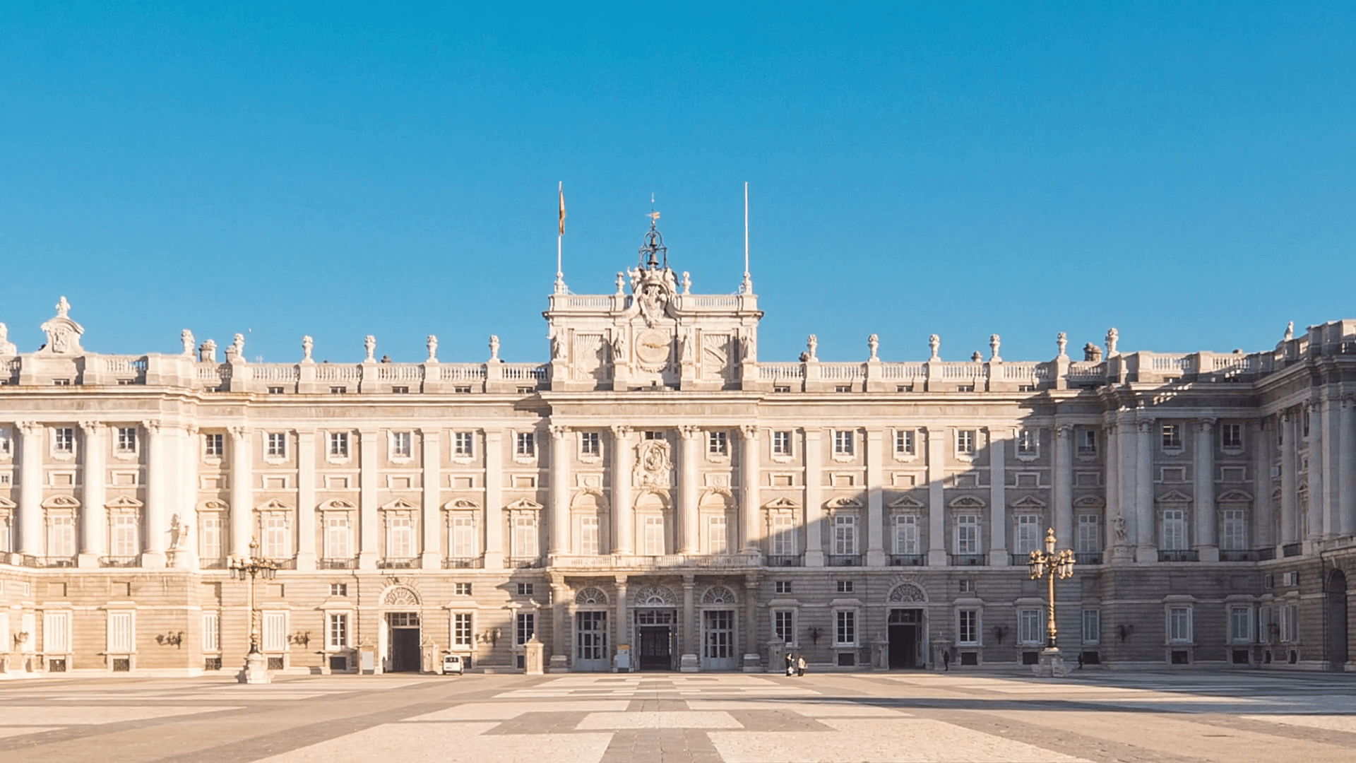 1920x1080 royal palace of madrid timelapse zoom out blue sky sun lighting, Desktop