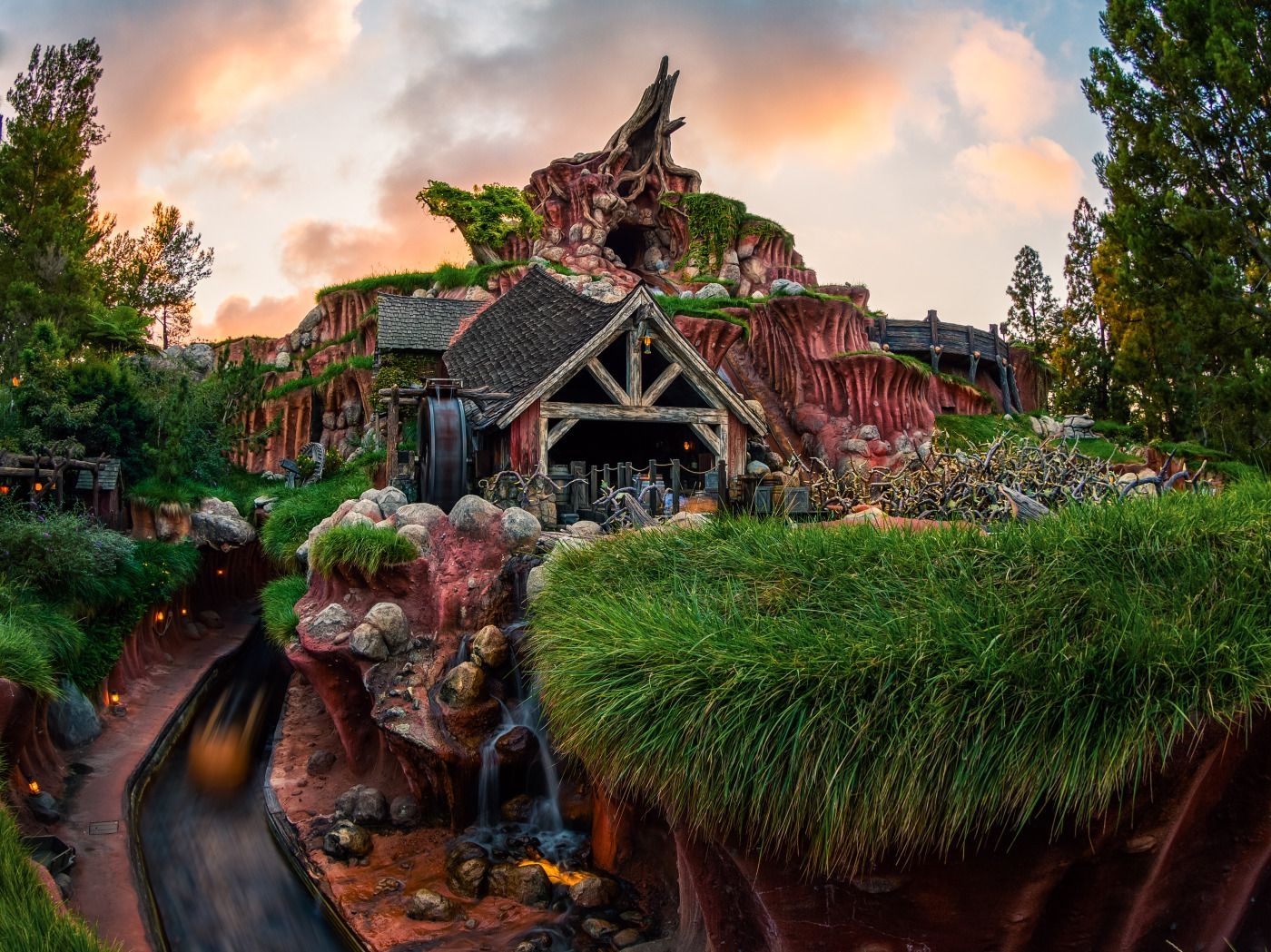 1400x1050 Splash Mountain Background. Mountain, Desktop