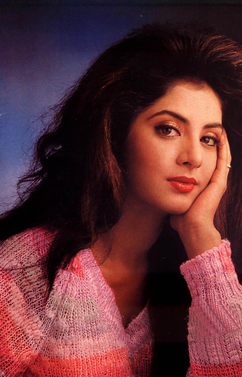 800x1250 Cute Divya Bharti Hot & HD Photo Gallery, Phone