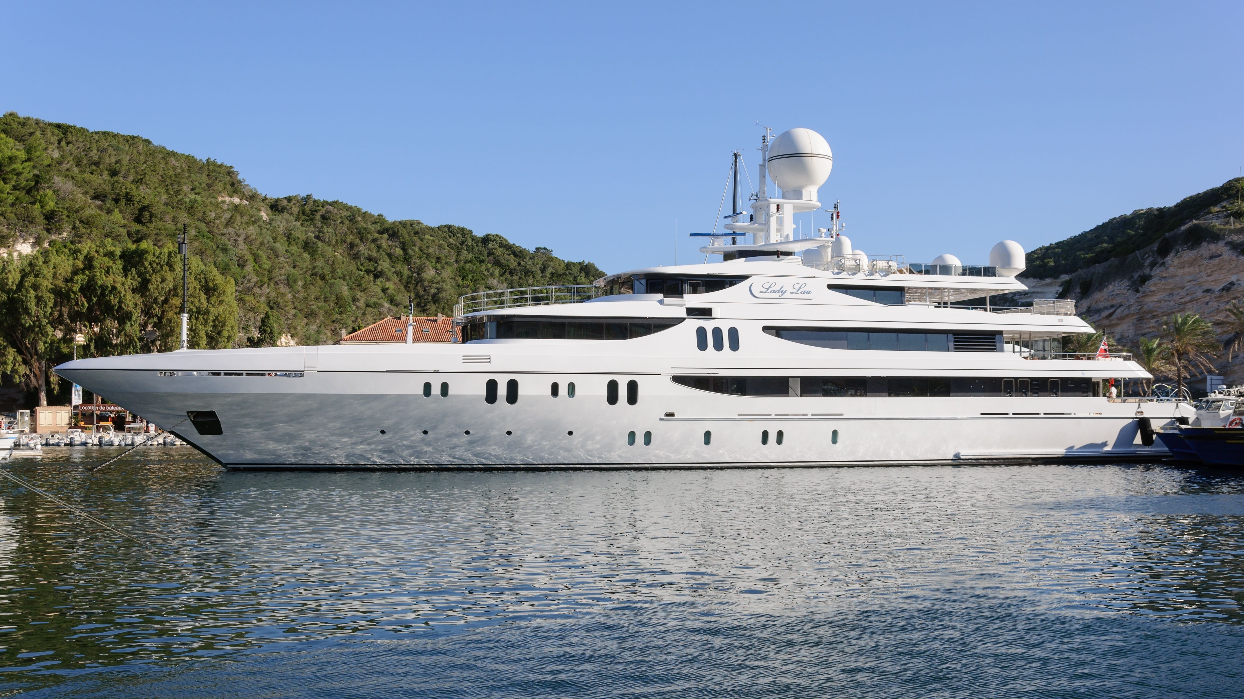 4290x2420 Lady Lau Super Yacht IMO 1010674, Desktop