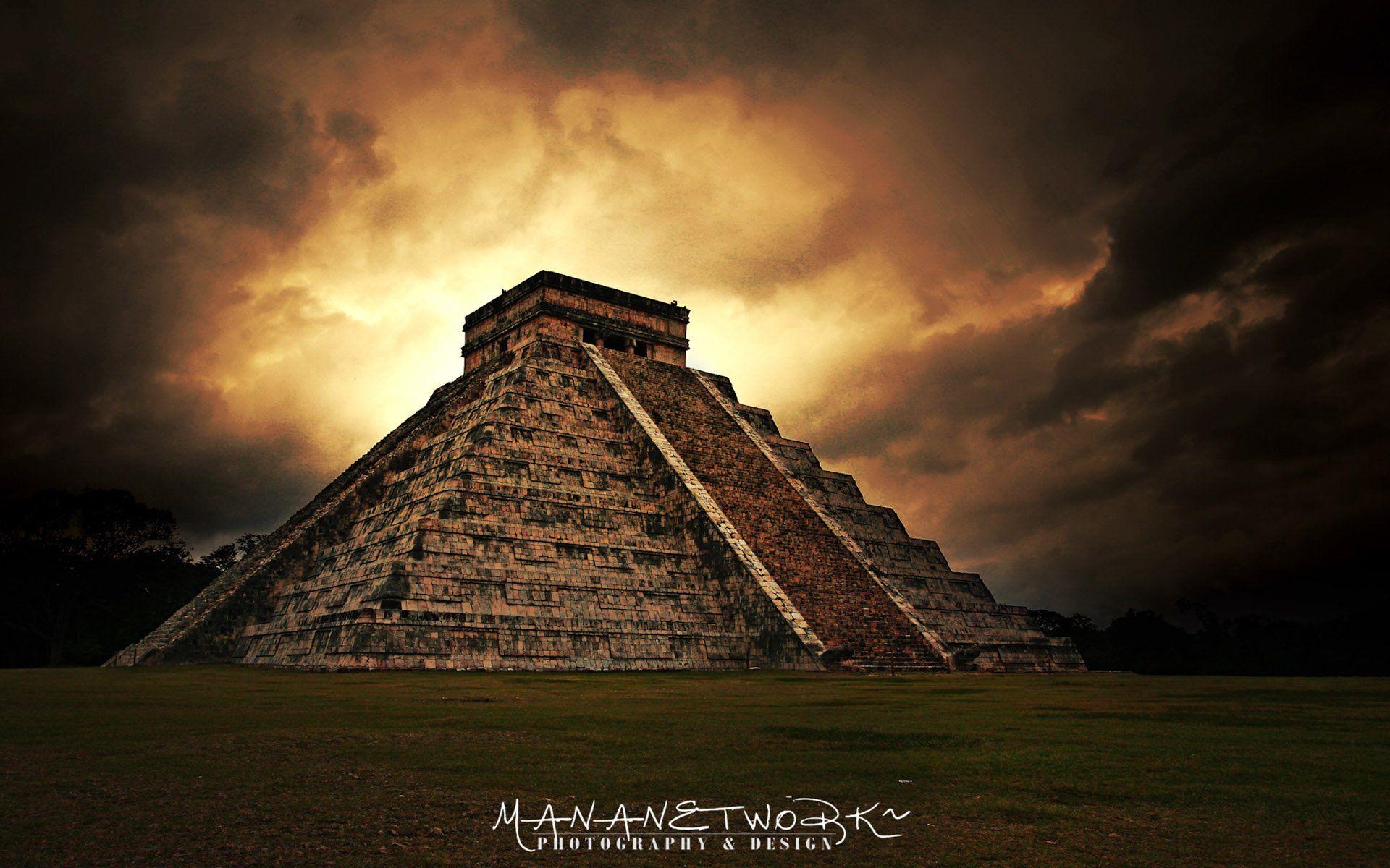 1920x1200 El Castillo In Chichen Itza Wallpaper, Desktop