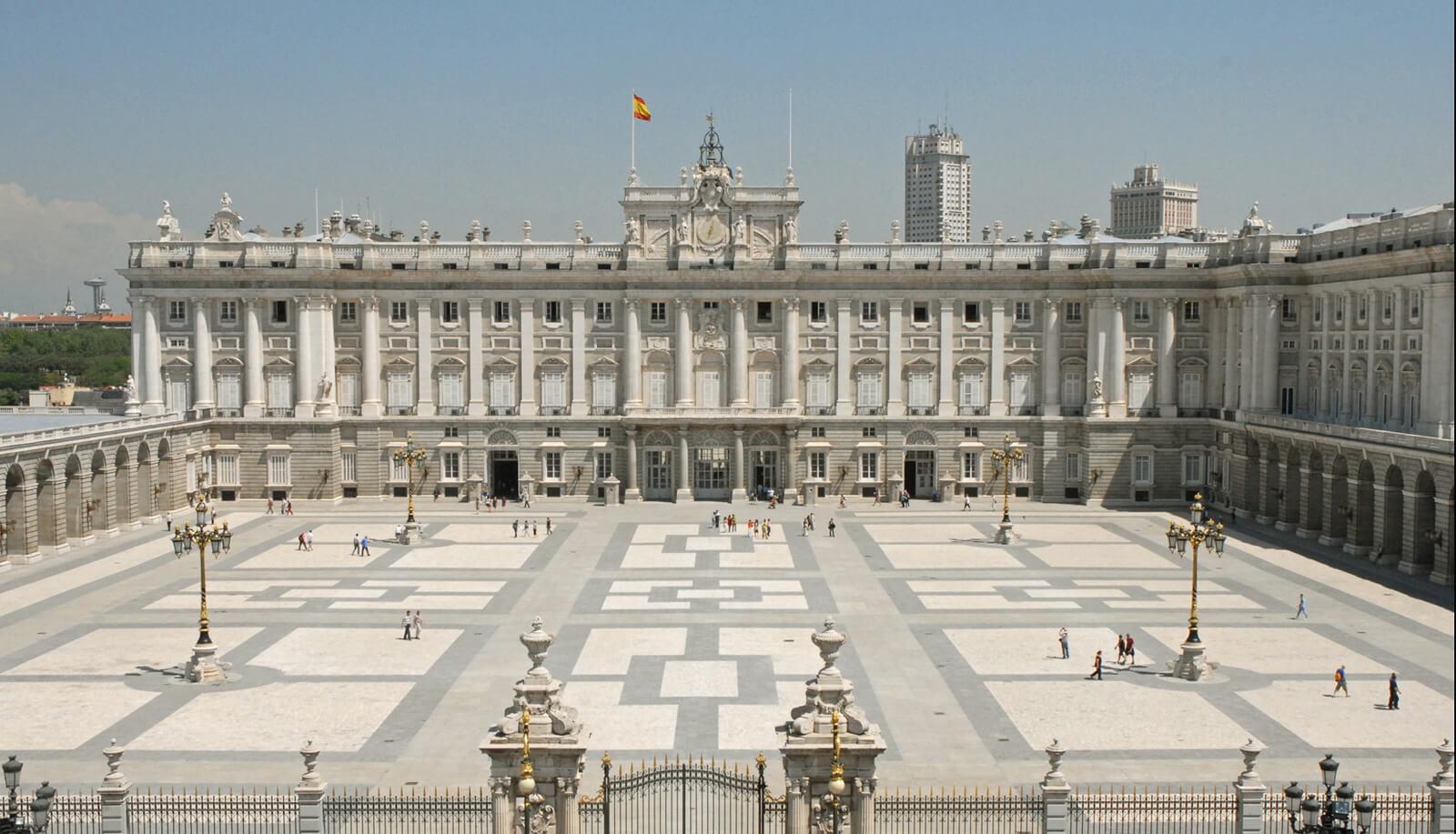 1600x920 Royal Palace of Madrid Tourist Guides, Desktop