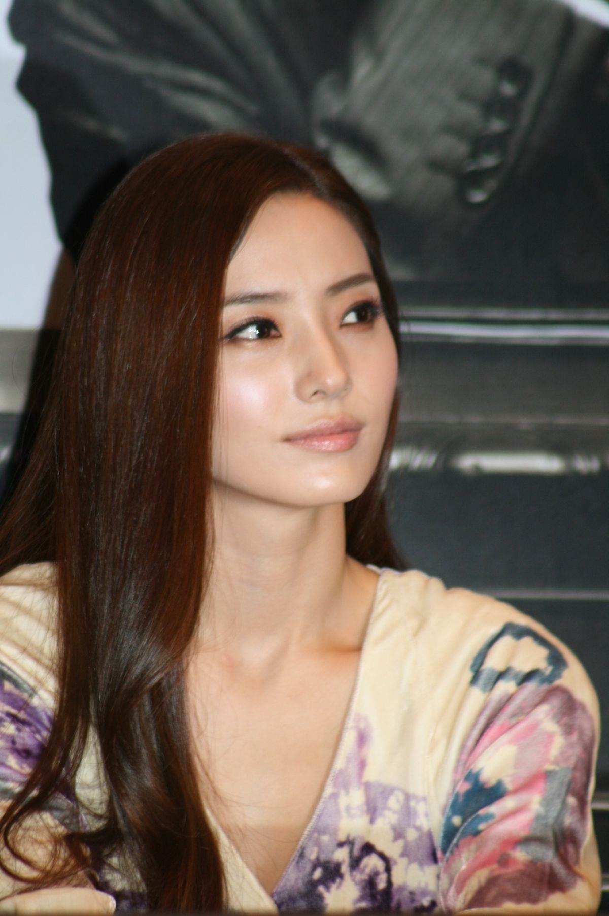 1200x1810 Han Chae Young On September, Phone