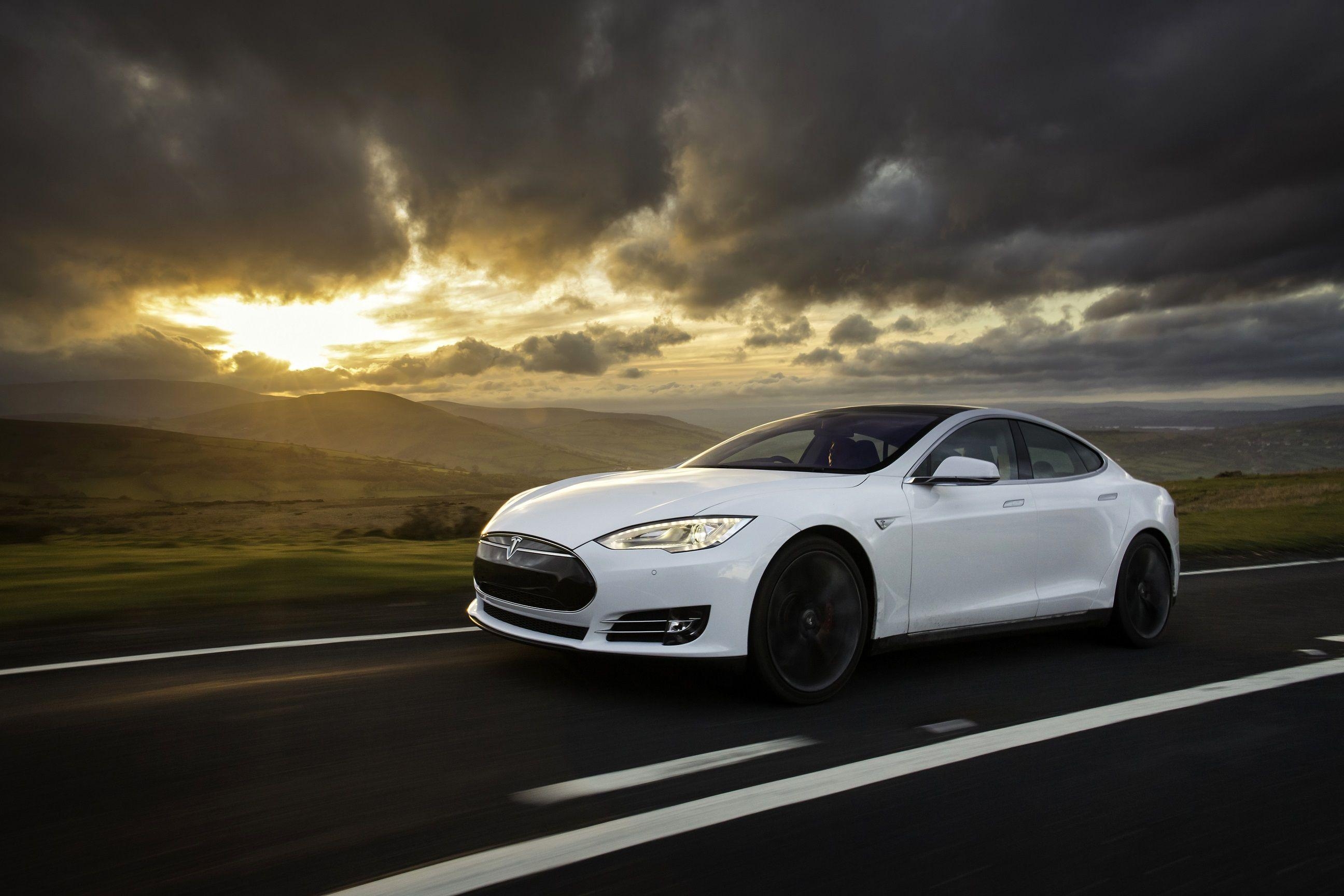 2600x1730 Tesla Model S P85D Picture, Desktop