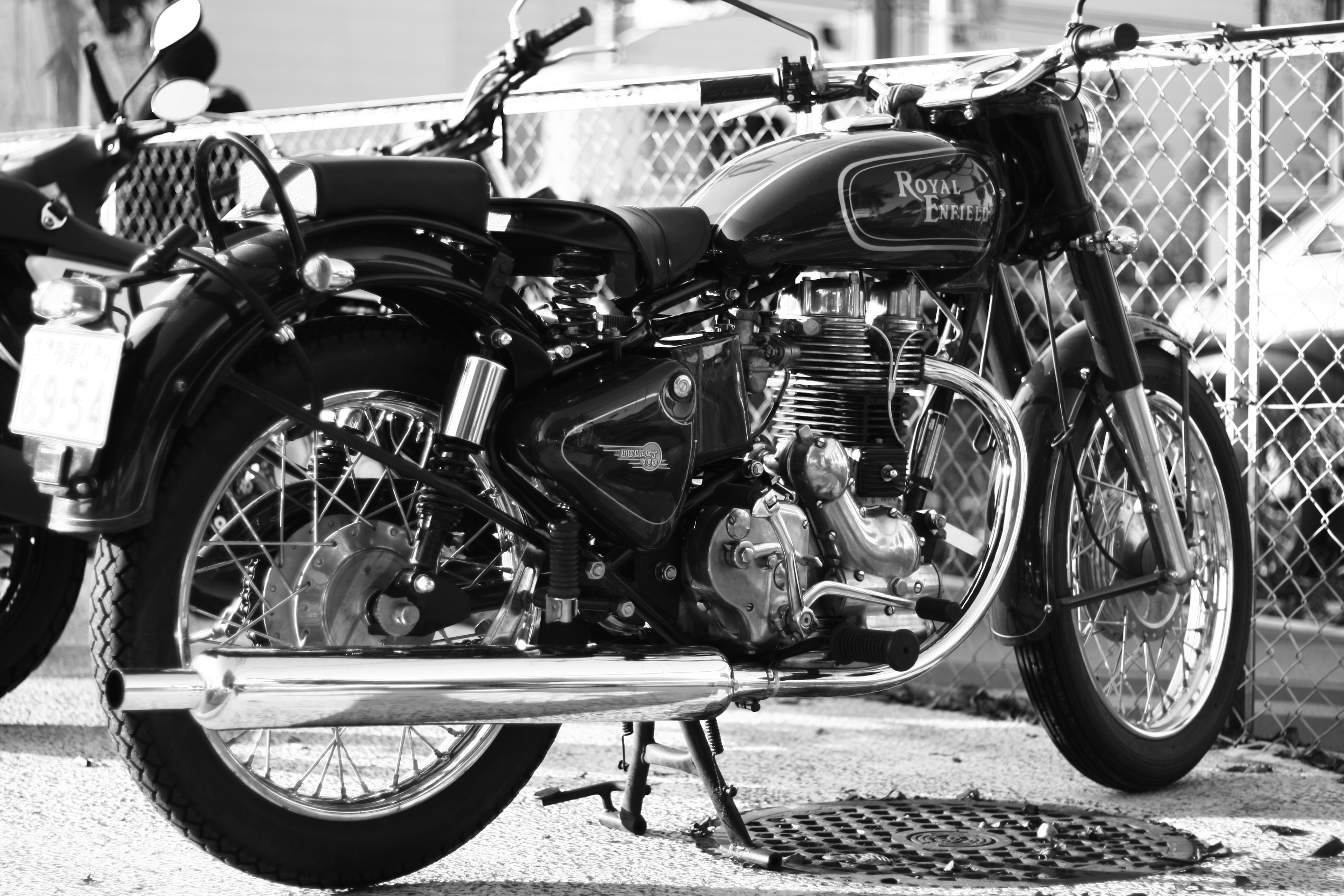 3890x2600 Royal Enfield- Bullet, Desktop