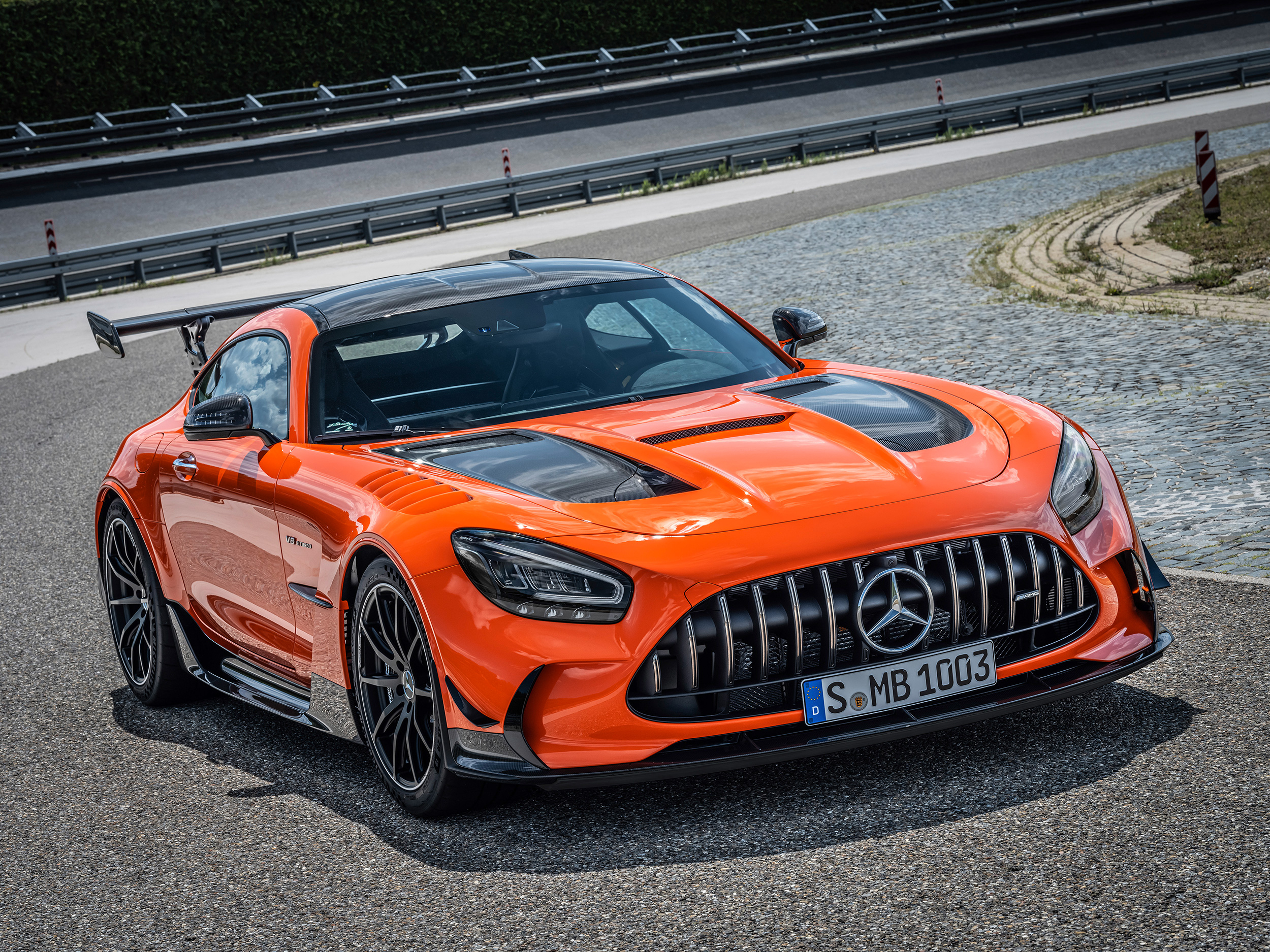 2500x1880 Gallery of the New Mercedes AMG GT Black Series 2021, Desktop