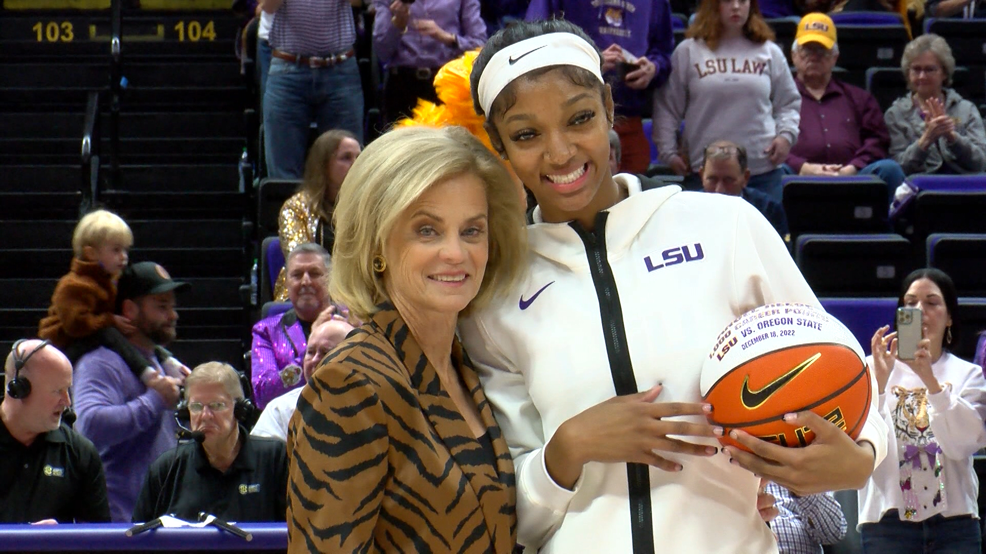 1920x1080 Angel Reese, Coach Kim Mulkey can now be connected with on Cameo, Desktop