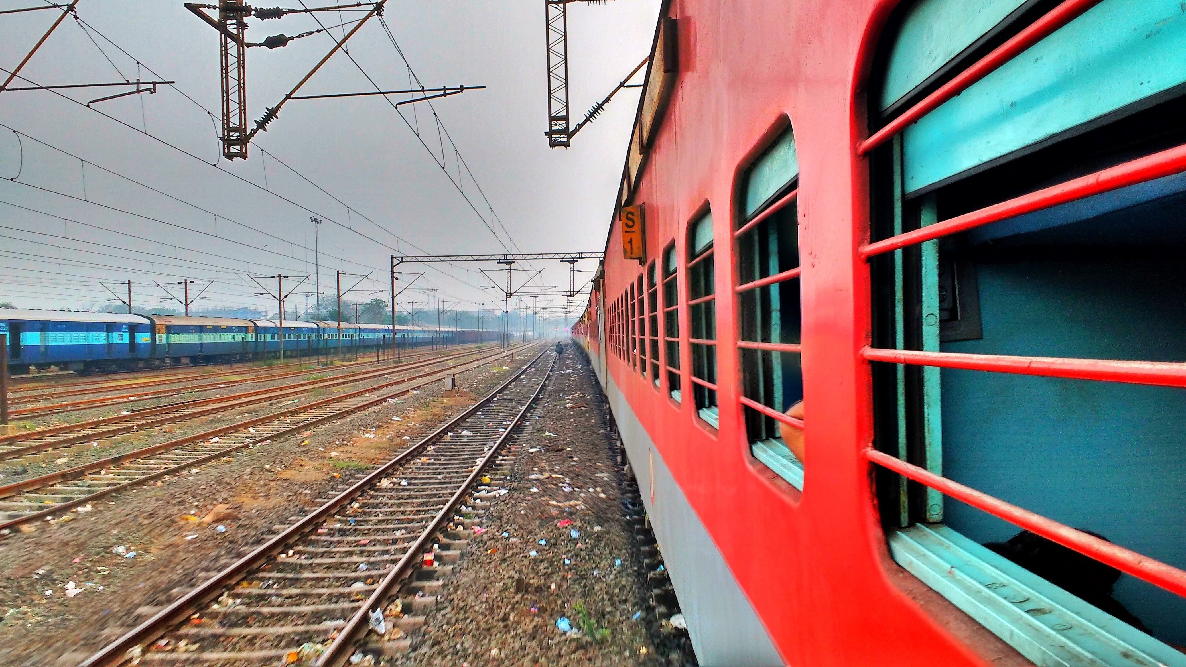 4160x2340 Free of #perspective #railway #indian#train #red, Desktop