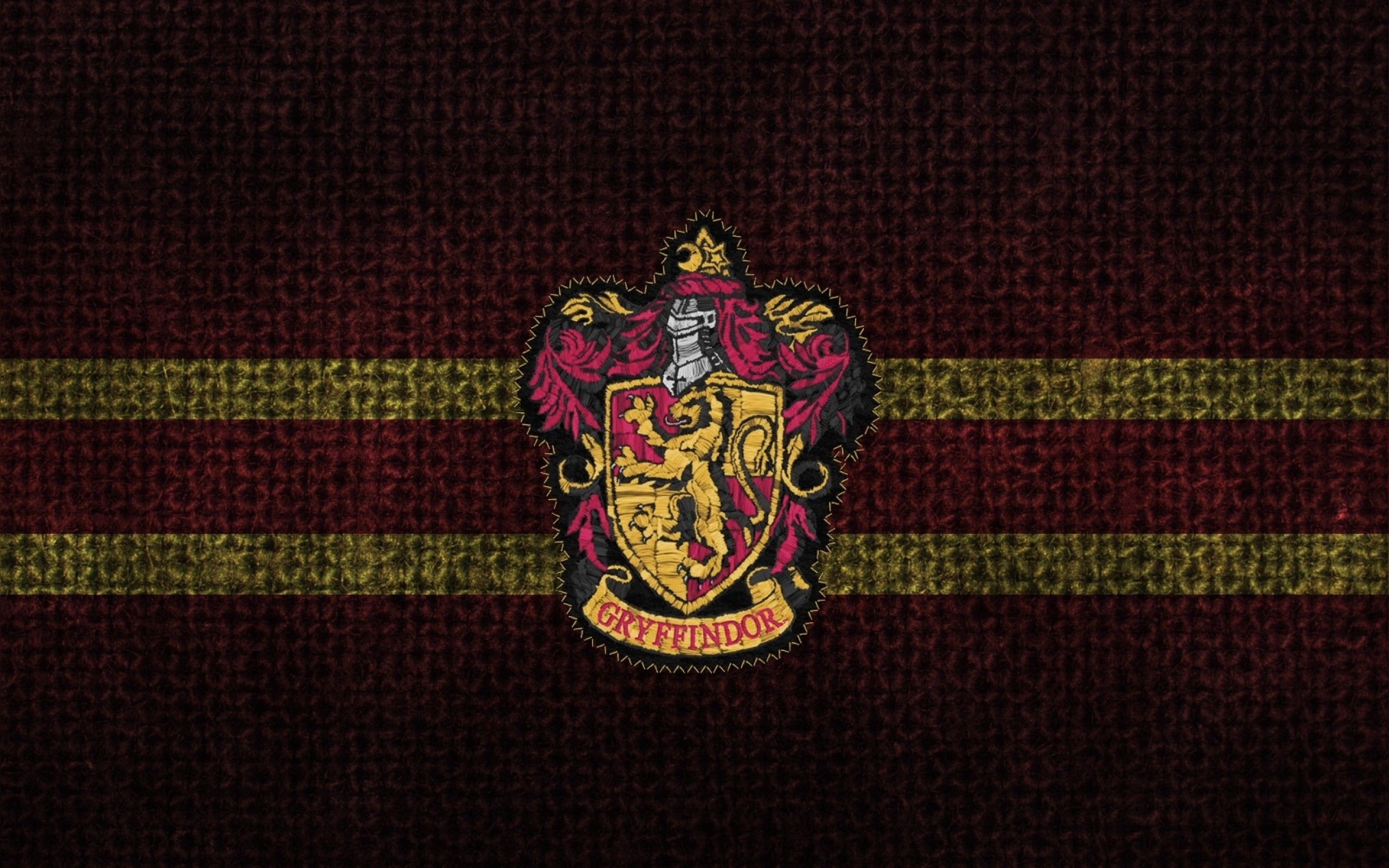 2560x1600 Hogwarts Crest Wallpaper, Desktop