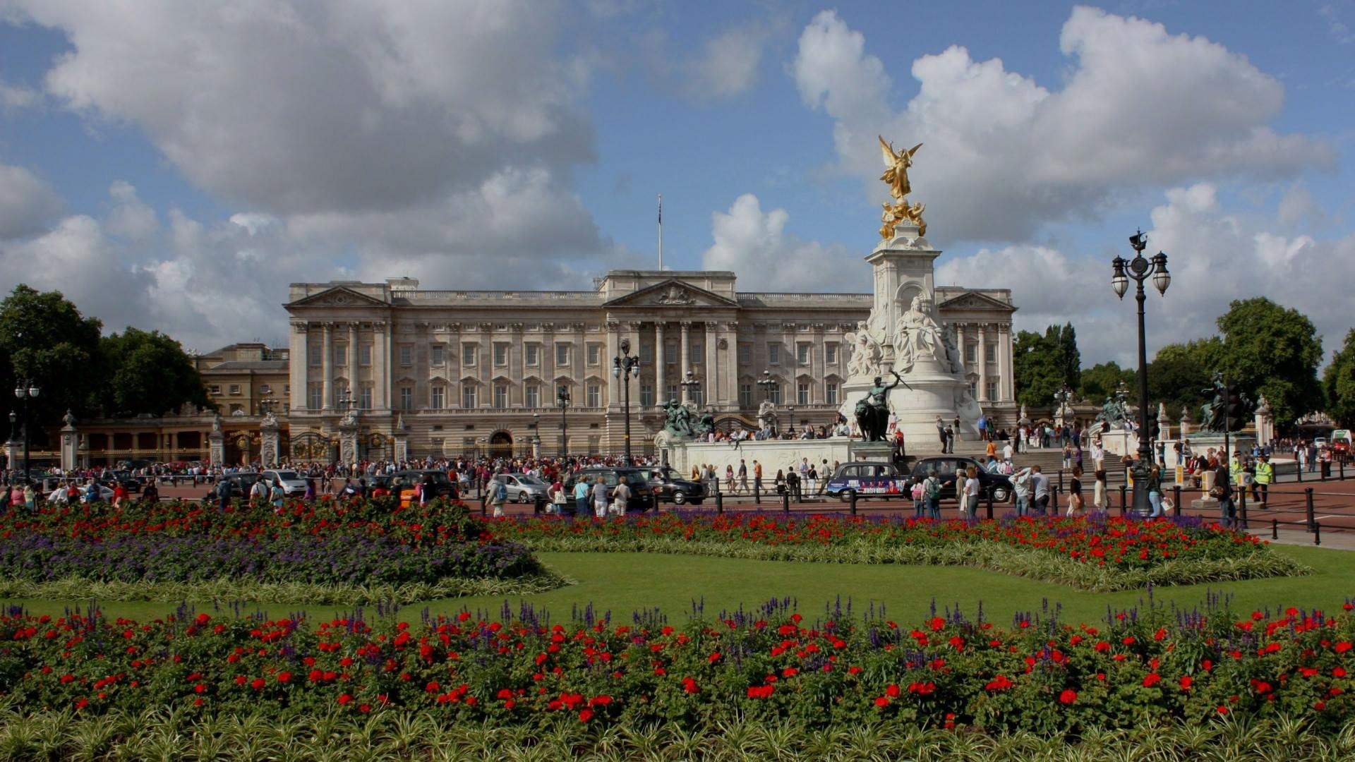 1920x1080 The square in front of Buckingham Palace in London wallpaper, Desktop