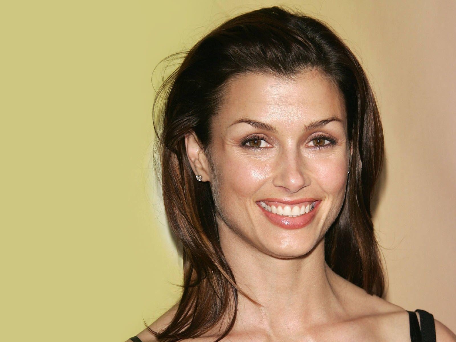 1600x1200 Latest Bridget Moynahan HD Desktop Wallpaper, Instagram photo, Desktop