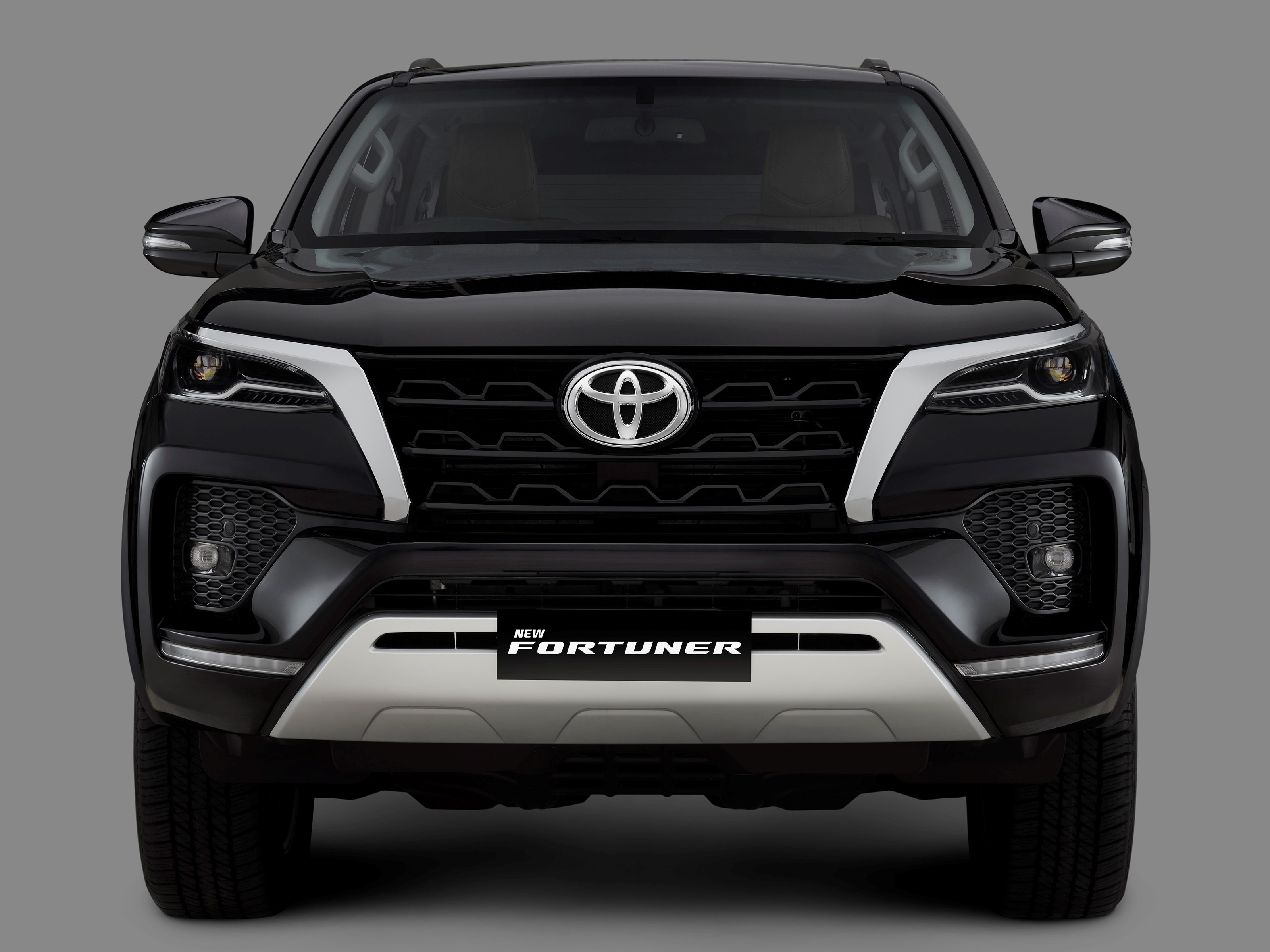 3200x2400 Toyota Fortuner's First Batch Of Deliveries Underway In Select Cities, Desktop