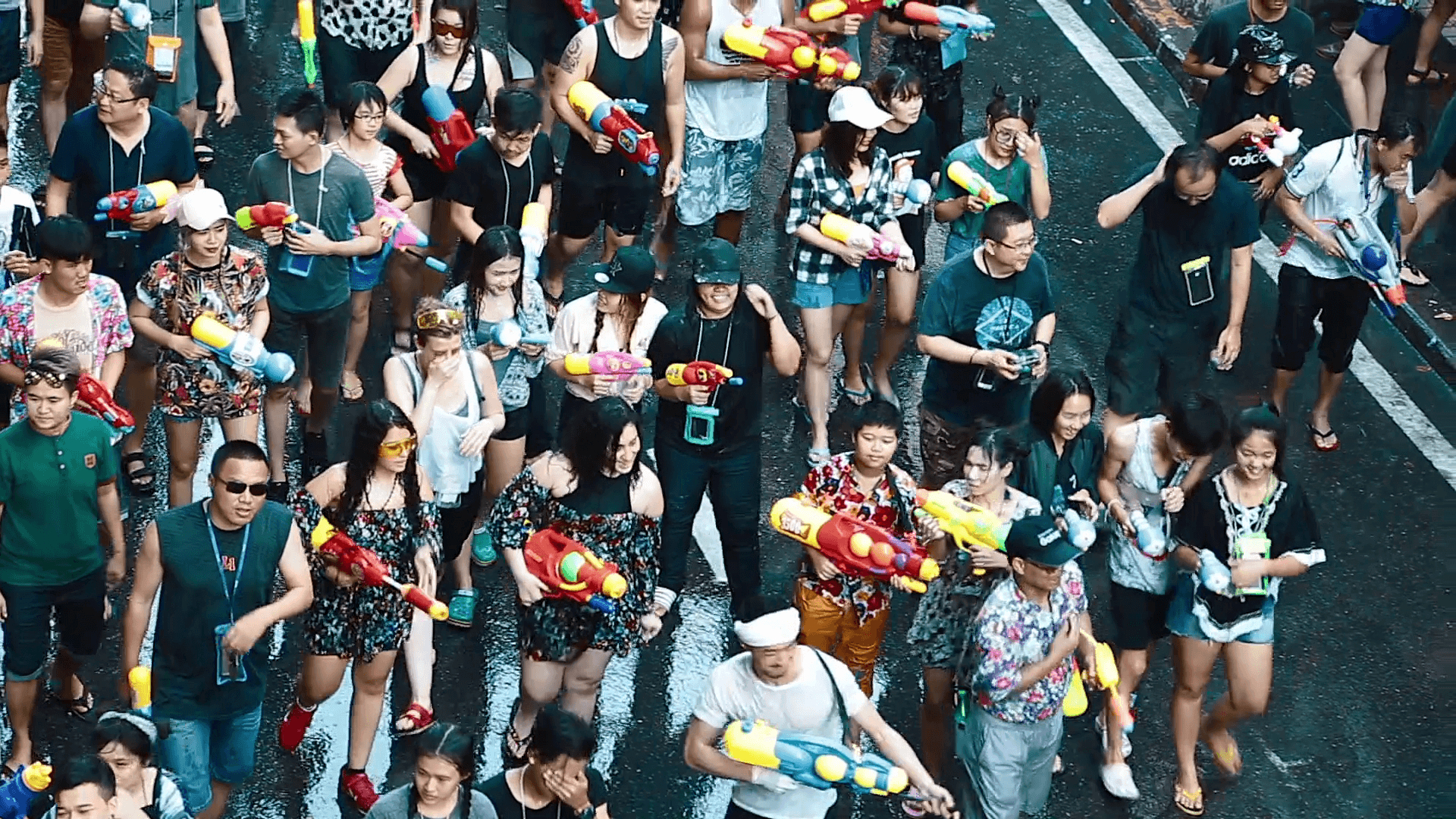 1920x1080 Tourist zoom in top view still pov shot of Bangkok Songkran festival, Desktop