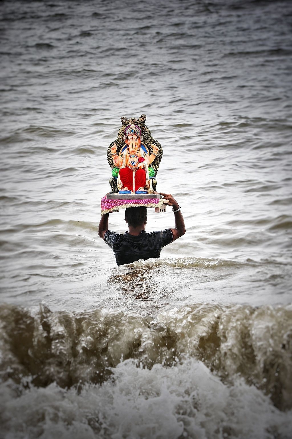 1030x1540 Ganpati Visarjan. #ganpati #visarjan #photography #contest #mumbai. Ganpati bappa photo, Ganpati visarjan, Ganpati bappa wallpaper, Phone