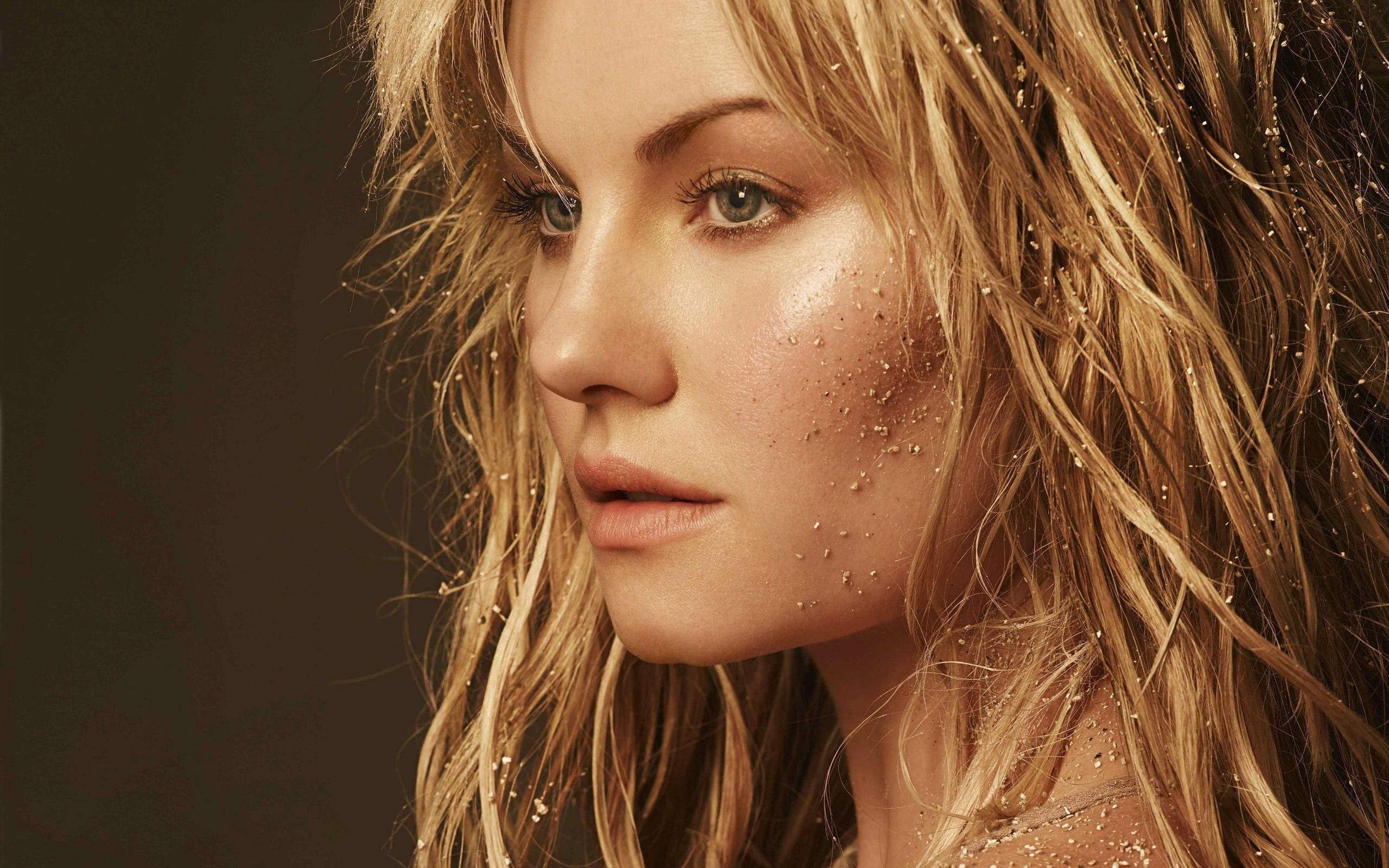 2560x1600 Elisha Cuthbert HD Wallpaper, Desktop