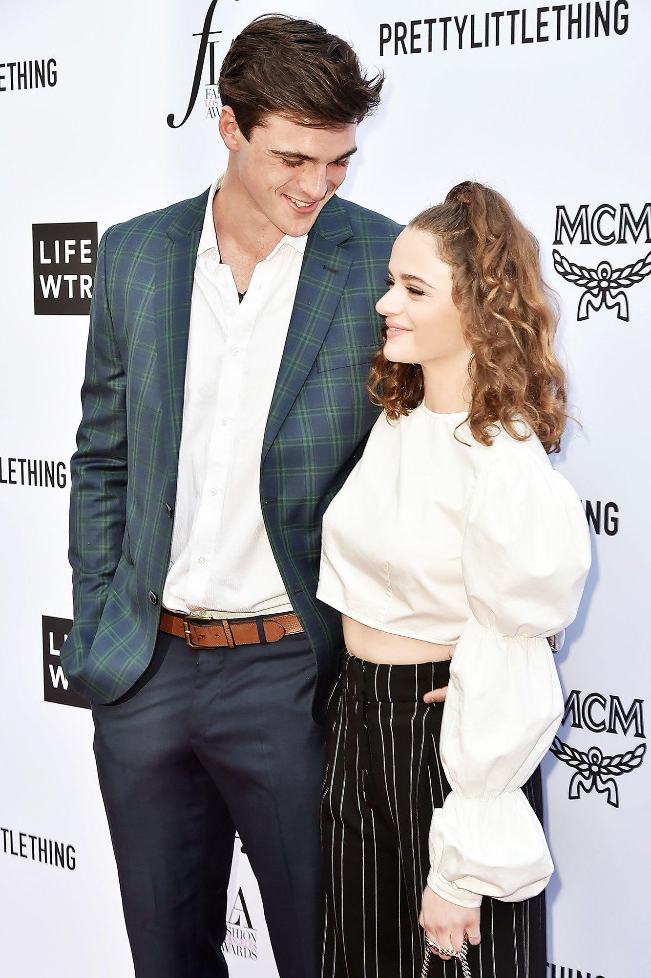 1340x2000 Joey King And Jacob Elordi Prove You Don't Have To, Phone