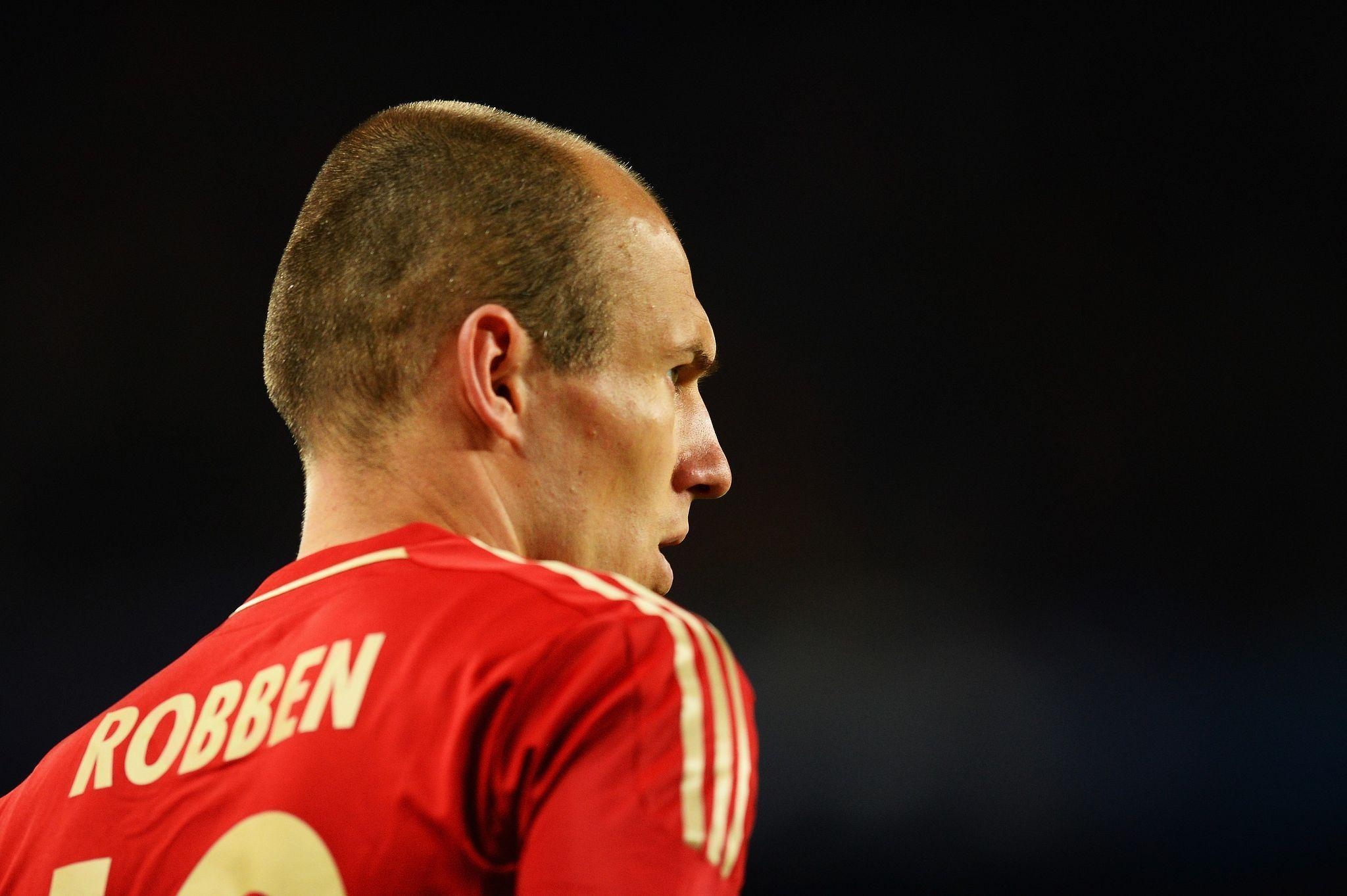 2050x1370 Arjen Robben, Desktop